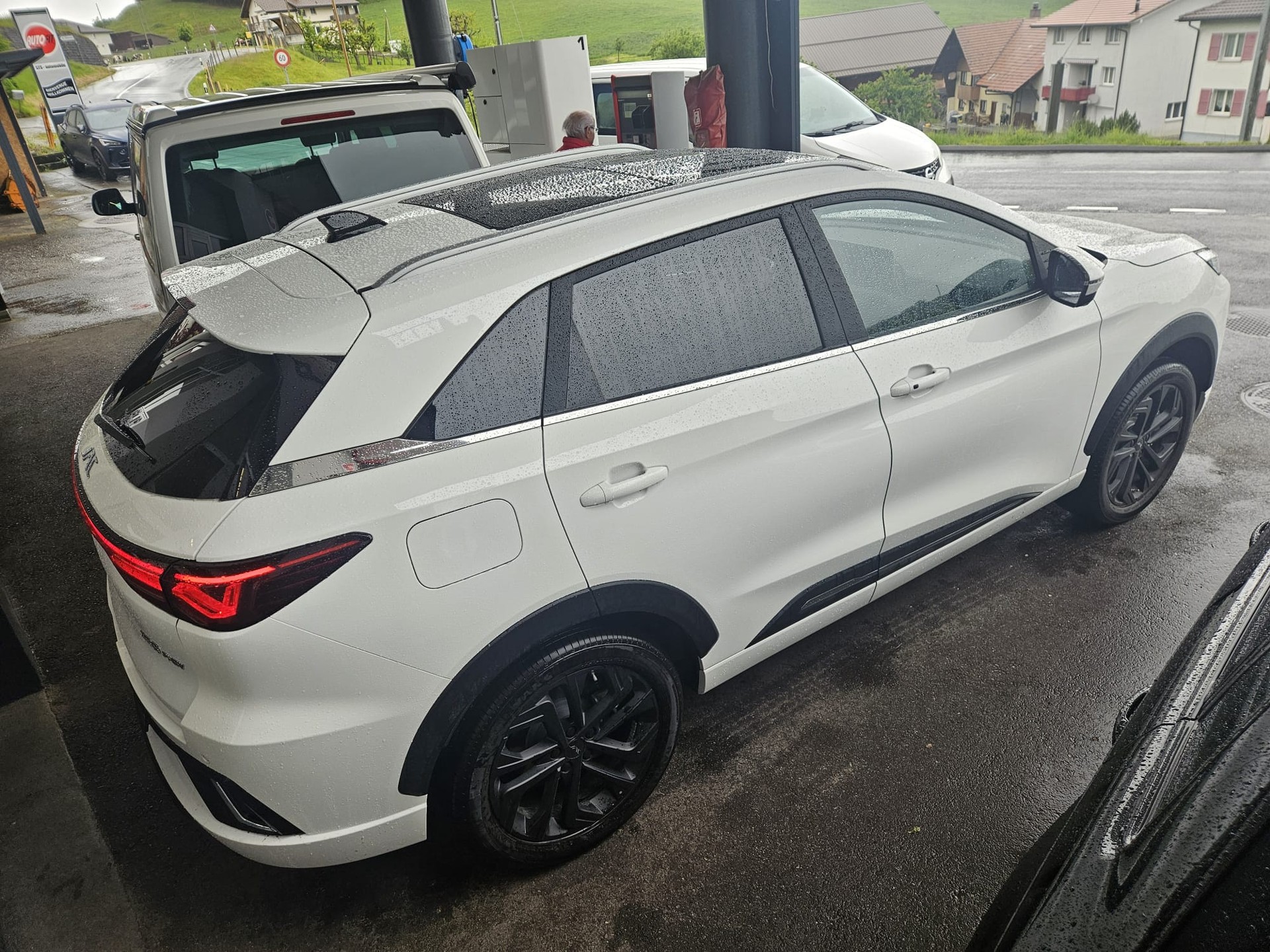 JAC JS6 1.5 PHEV-image-5