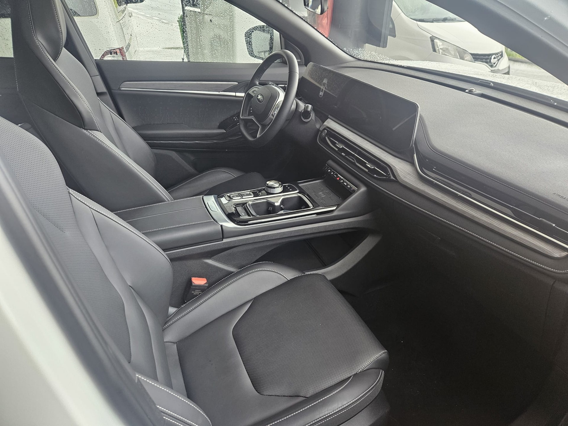 JAC JS6 1.5 PHEV-image-9