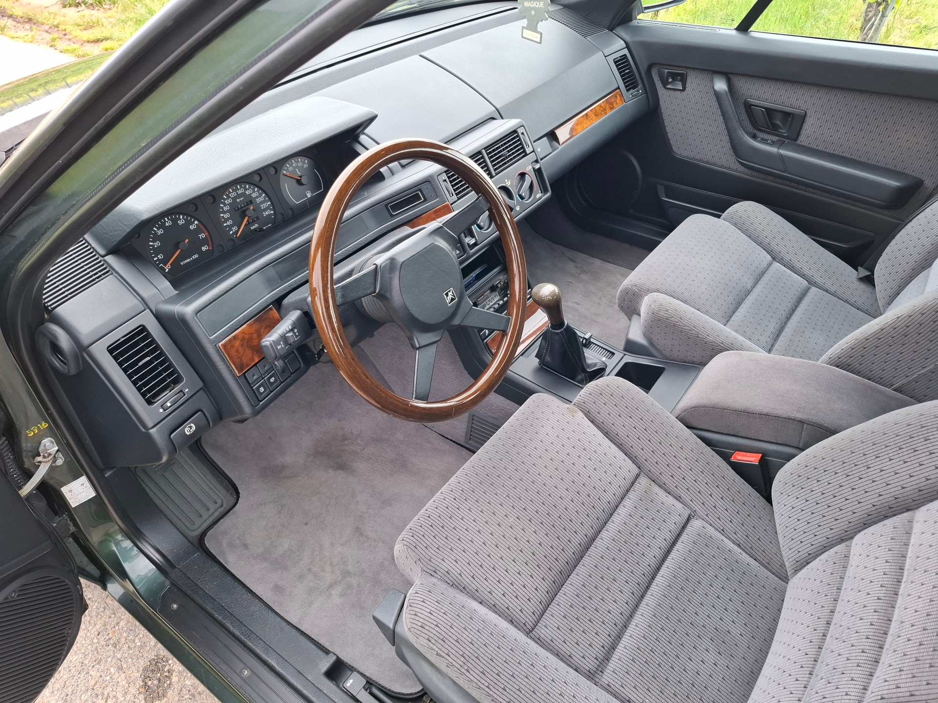 CITROEN XM Berline 2.0 Ambiance-image-9