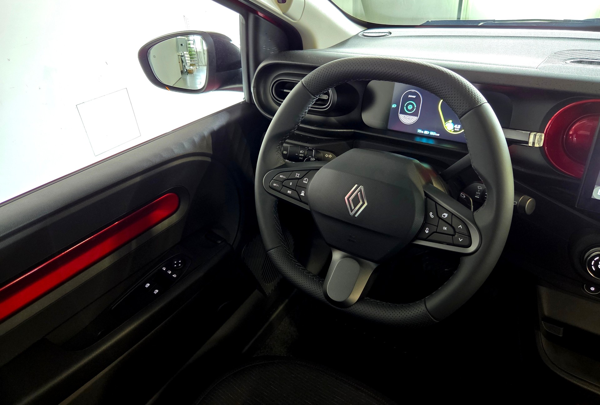 RENAULT Twingo E-Tech Urban Range techno-image-18