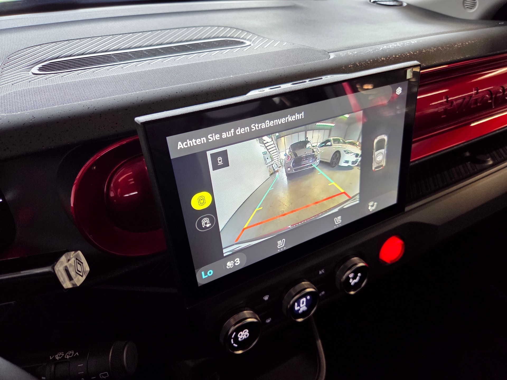 RENAULT Twingo E-Tech Urban Range techno-image-4