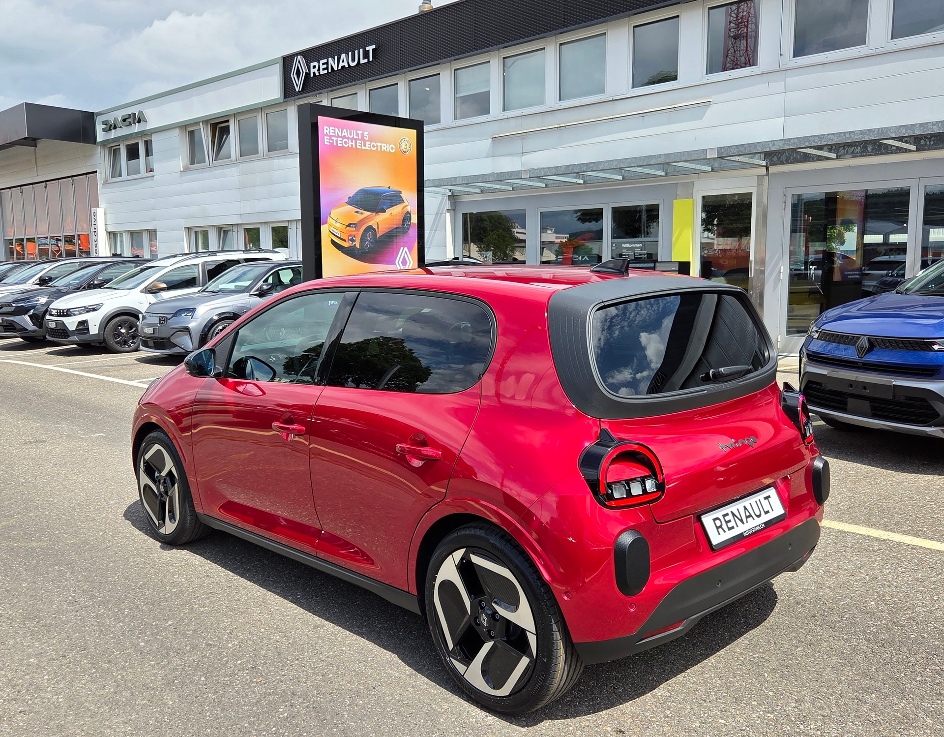 RENAULT Twingo E-Tech Urban Range techno-image-12