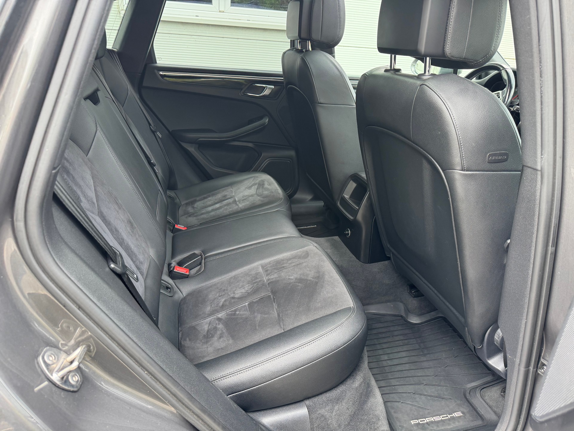 PORSCHE Macan S PDK-image-1