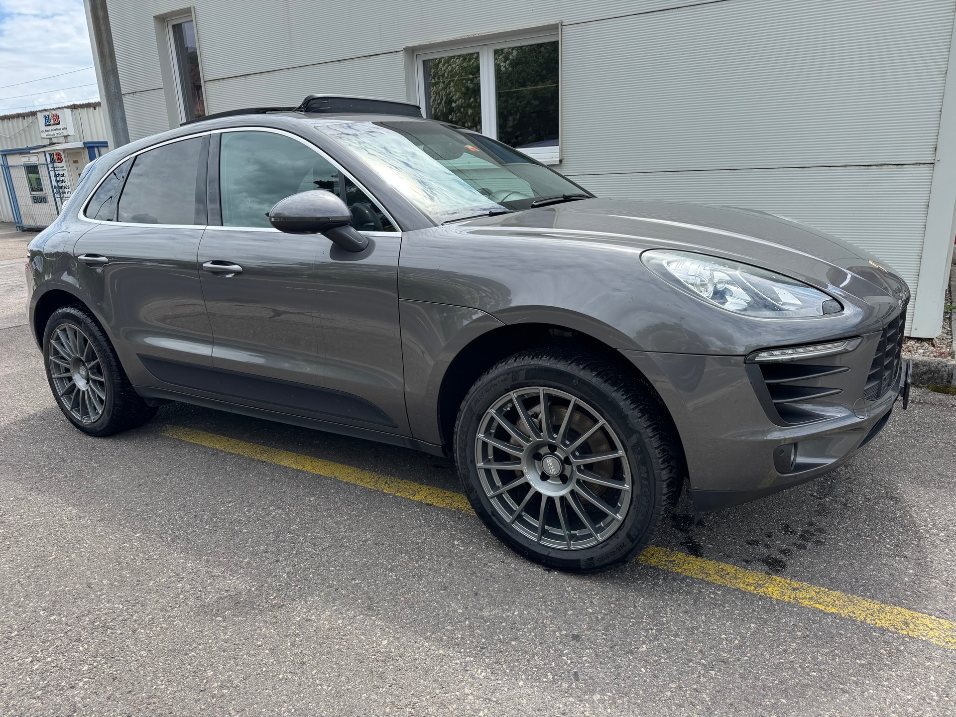 PORSCHE Macan S PDK-image-4