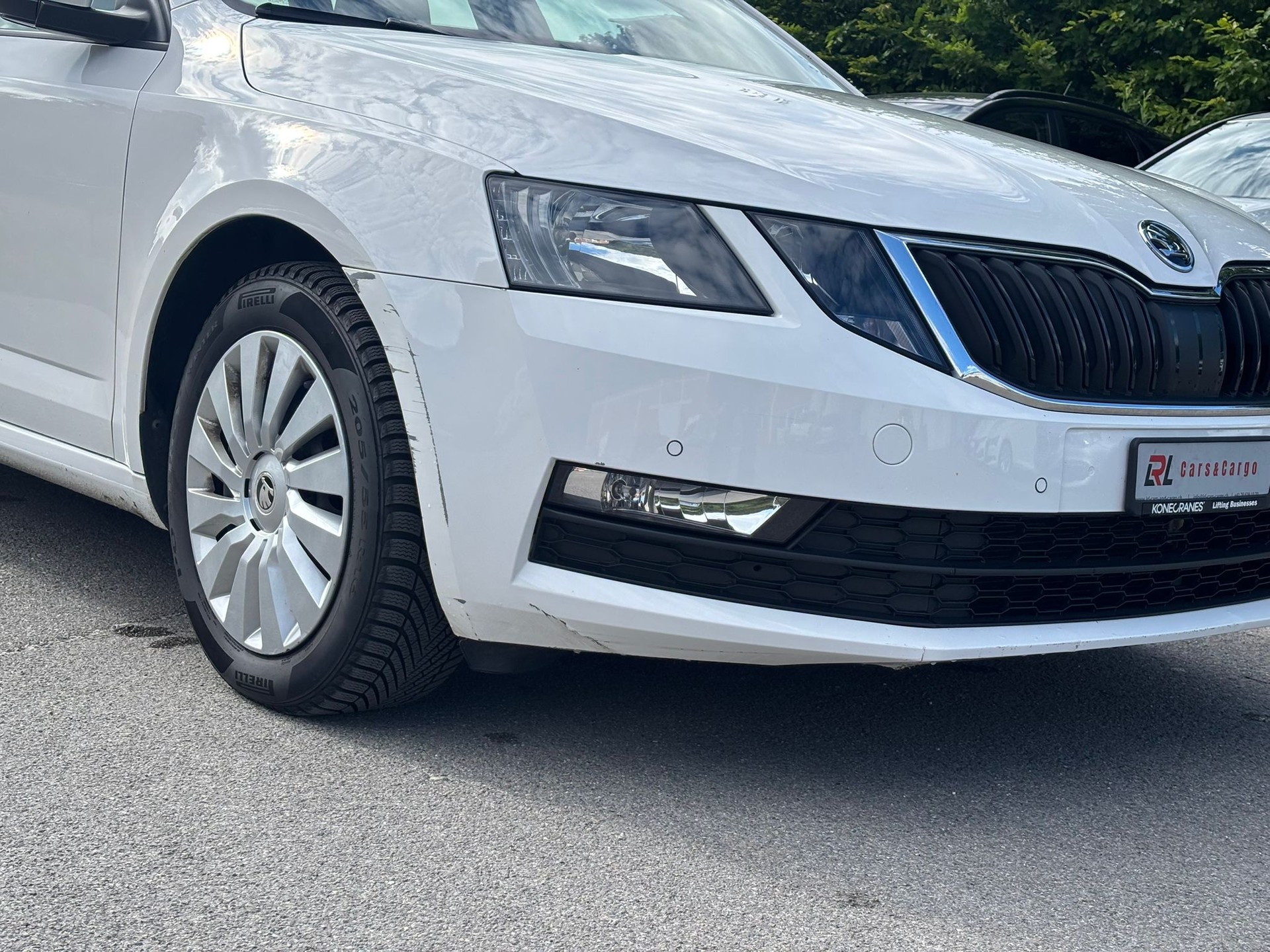 SKODA Octavia Combi 1.6 TDI Ambition-image-12