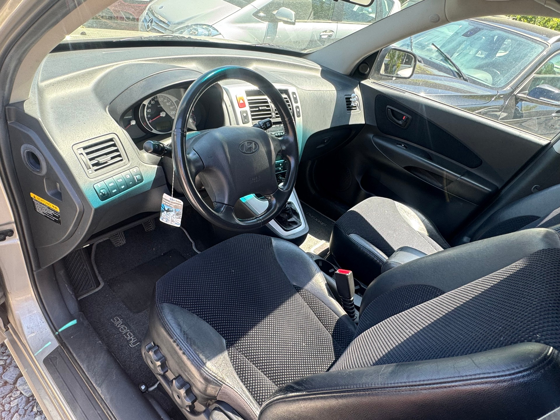 HYUNDAI Tucson 2.0 CRDi VGT Premium 4WD-image-12