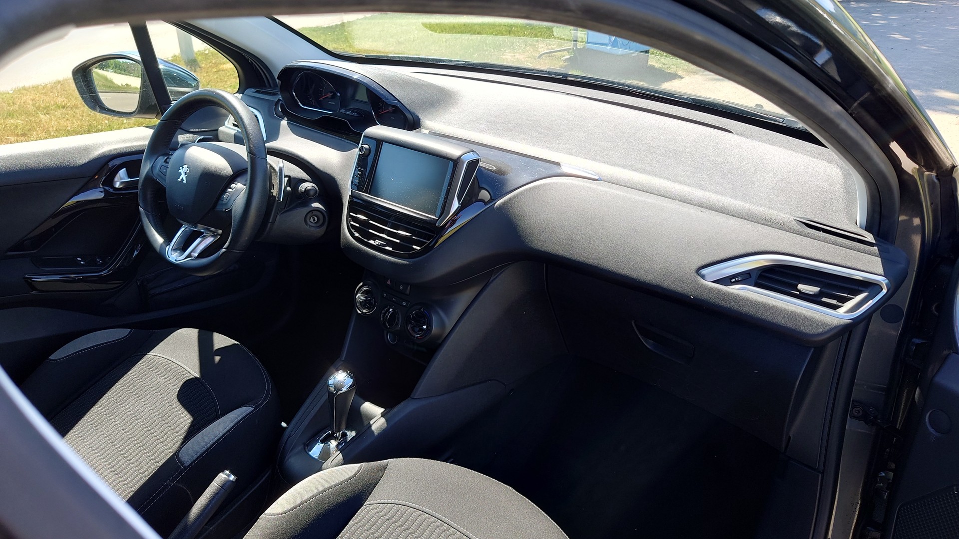 PEUGEOT 208 1.2 e-VTI Active EGS5-image-13
