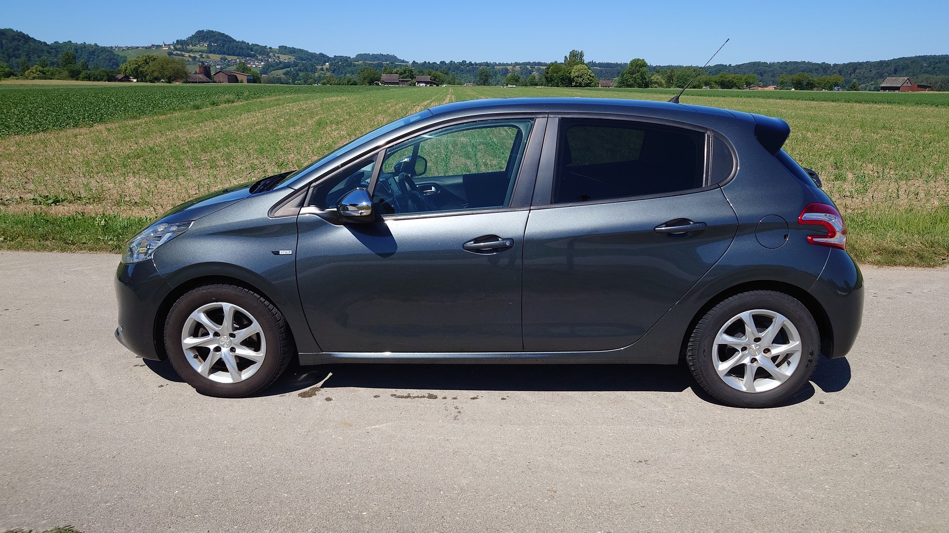 PEUGEOT 208 1.2 e-VTI Active EGS5-showroom-element-1