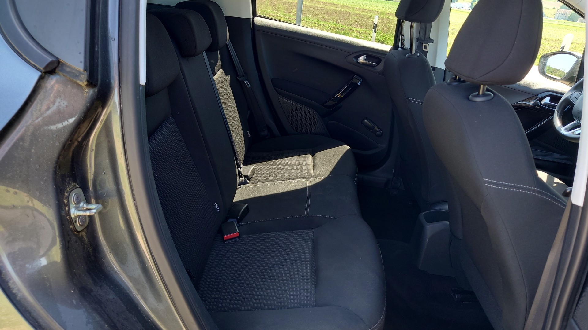 PEUGEOT 208 1.2 e-VTI Active EGS5-image-18