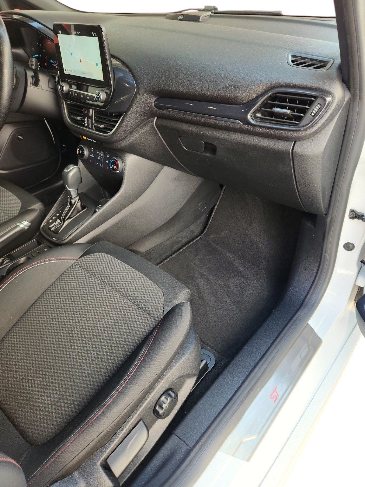 FORD Fiesta 1.0 SCTi ST Line Automat-image-12