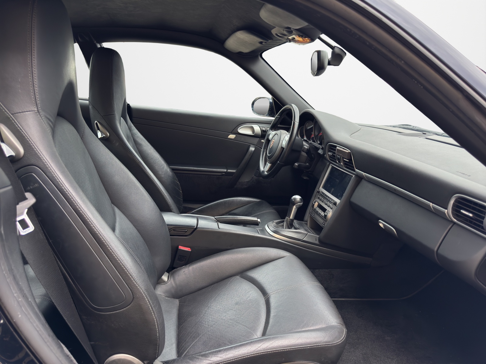 PORSCHE 911 Carrera 4S-image-13