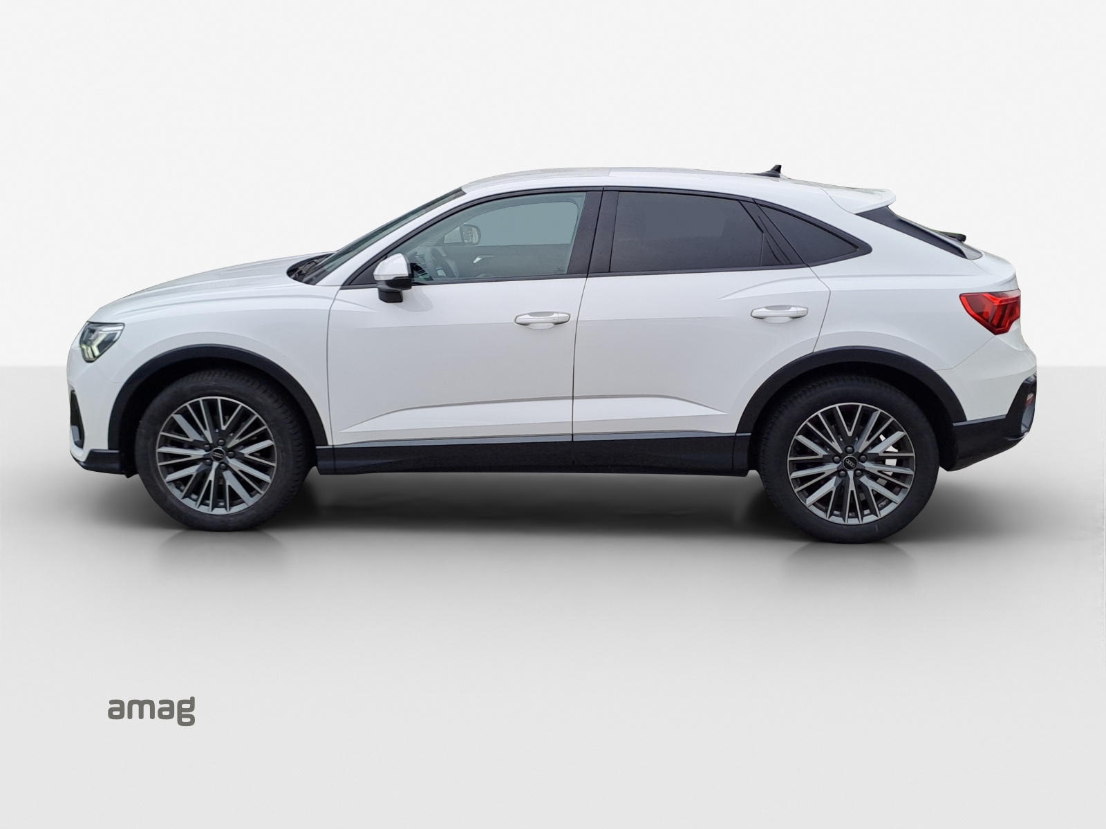 AUDI Q3 Sportback 35 TFSI Attraction S-tronic-showroom-element-1