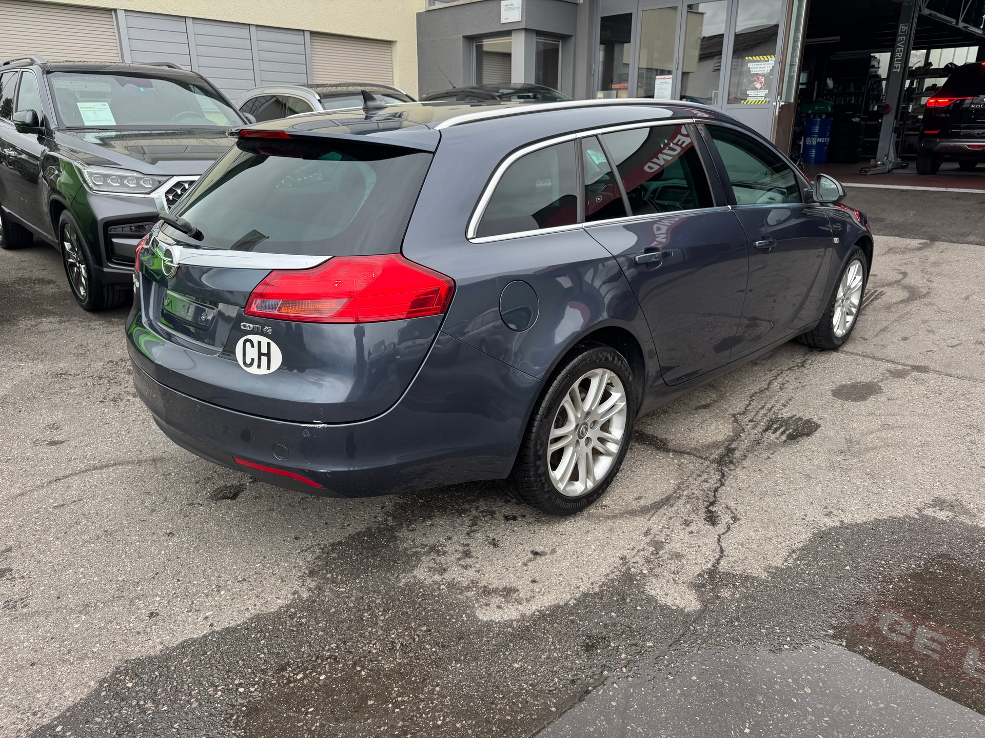 OPEL Insignia Sports Tourer 2.0 CDTI Sport 4WD-image-14