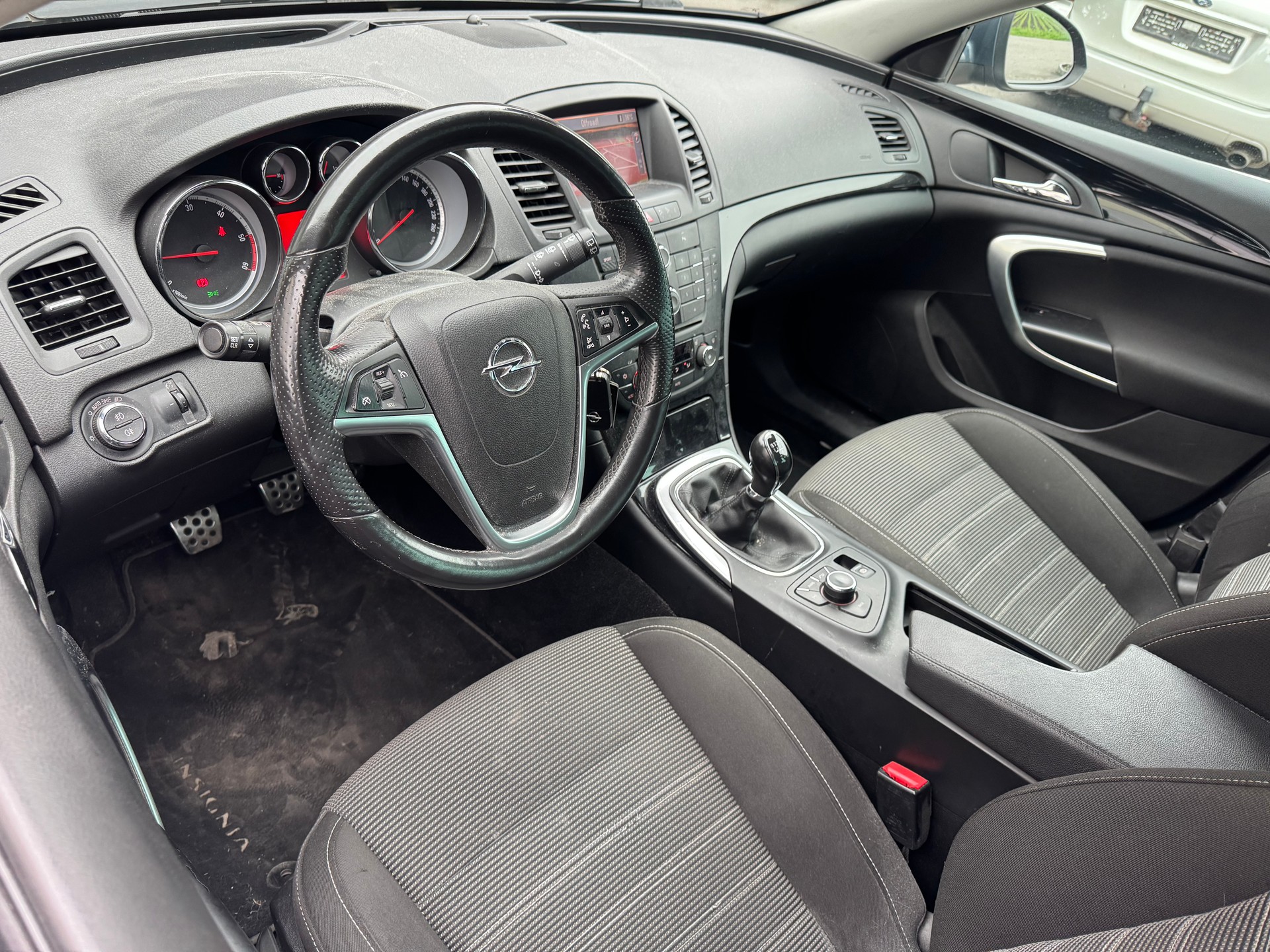 OPEL Insignia Sports Tourer 2.0 CDTI Sport 4WD-image-9