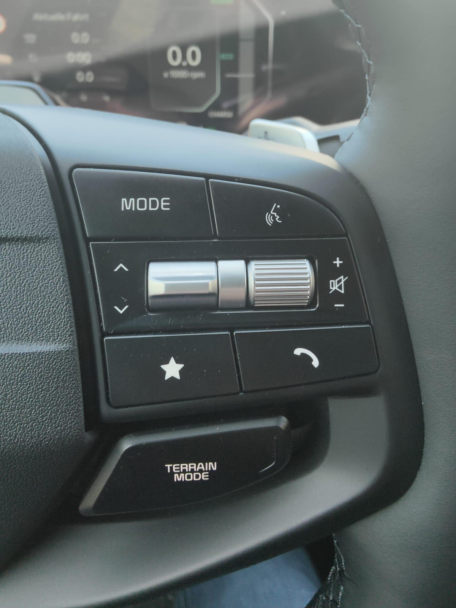 KIA Sportage 1.6 T-GDi Hybrid Black Edition-image-17