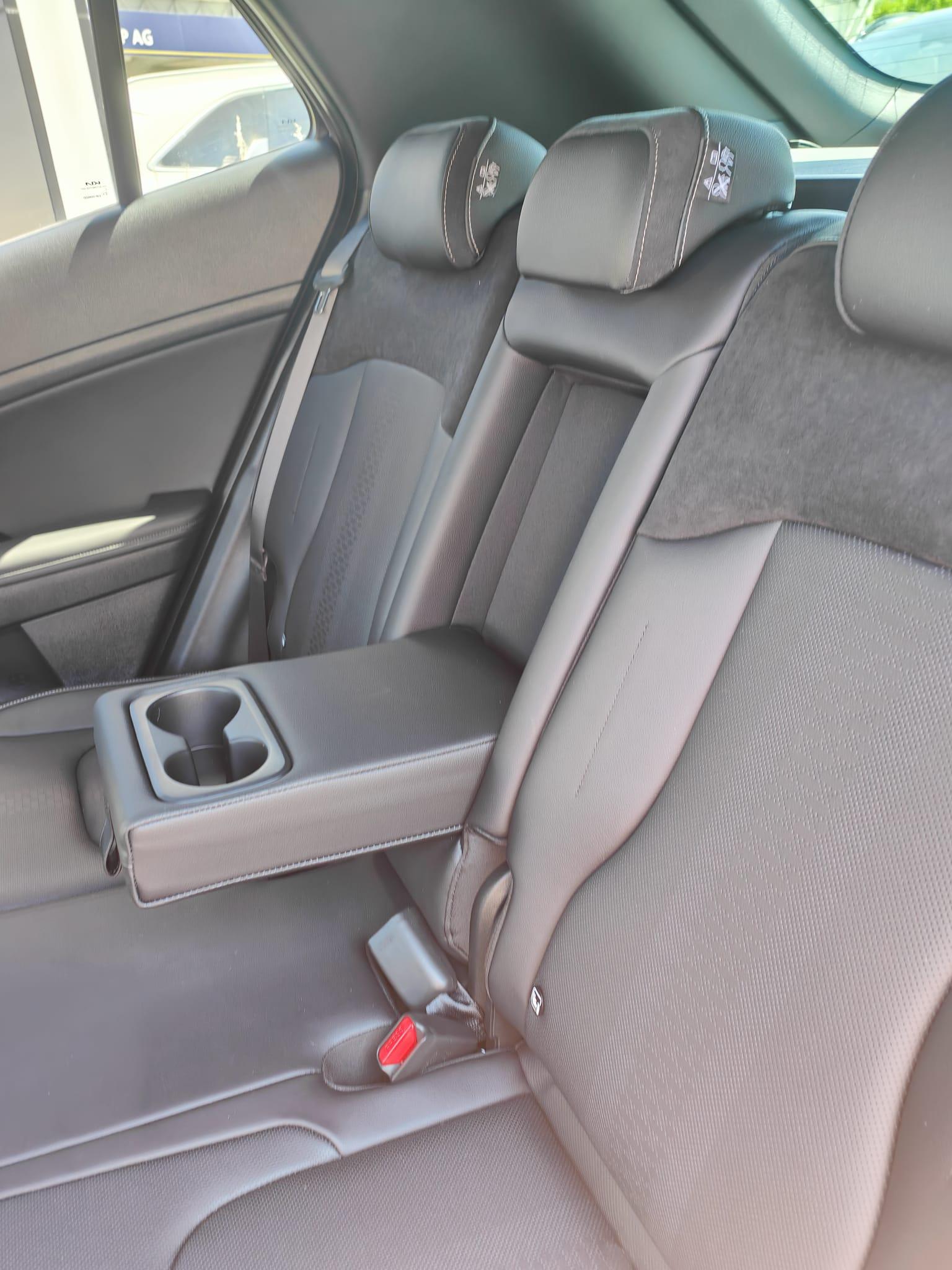 KIA Sportage 1.6 T-GDi Hybrid Black Edition-image-28