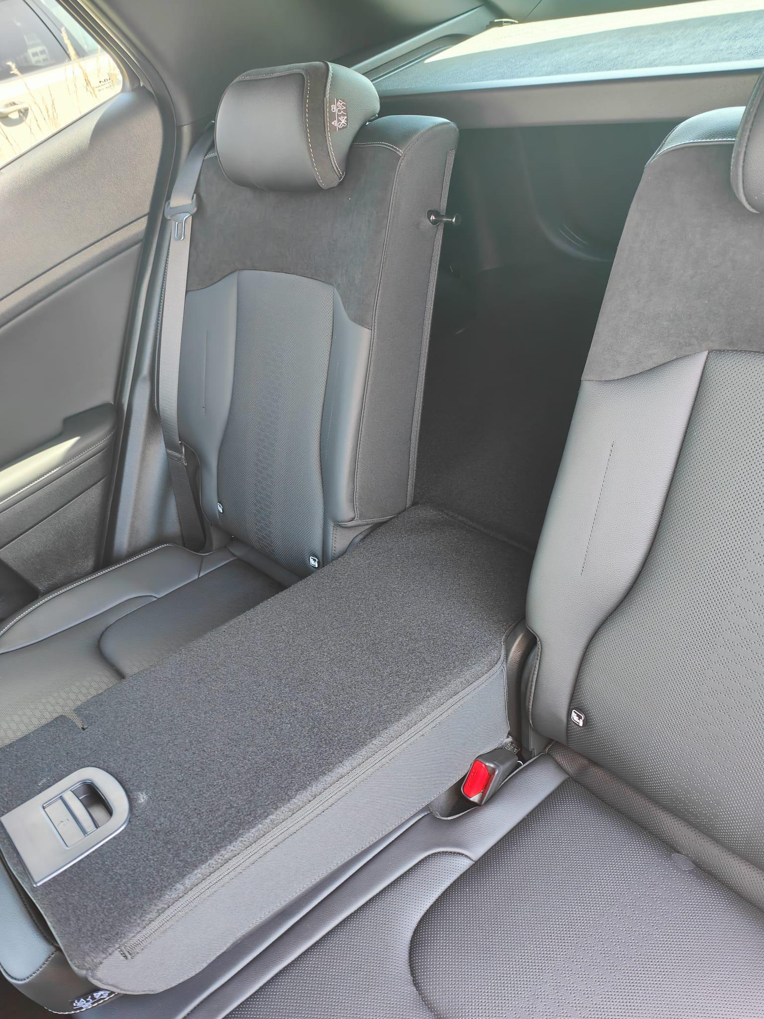 KIA Sportage 1.6 T-GDi Hybrid Black Edition-image-30
