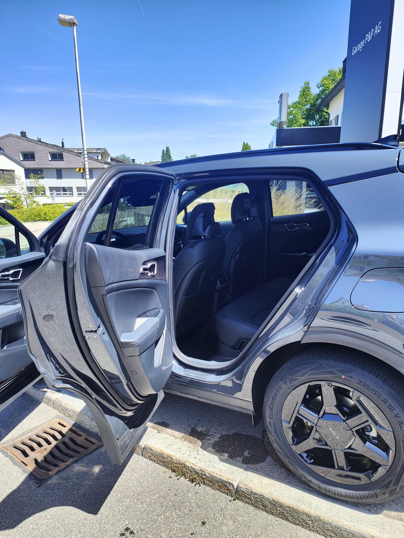 KIA Sportage 1.6 T-GDi Hybrid Black Edition-image-25