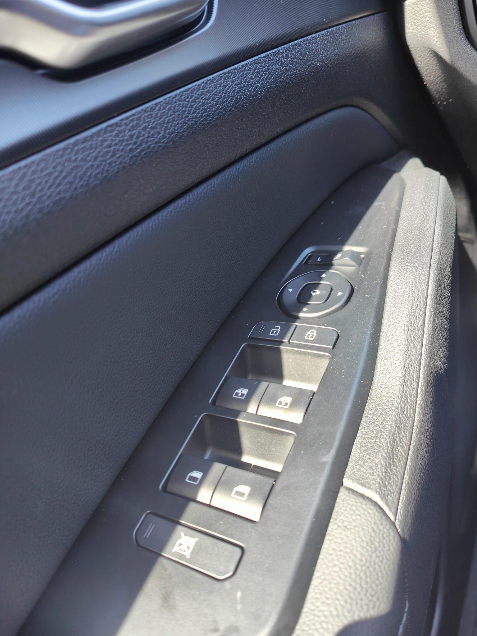 KIA Sportage 1.6 T-GDi Hybrid Black Edition-image-21