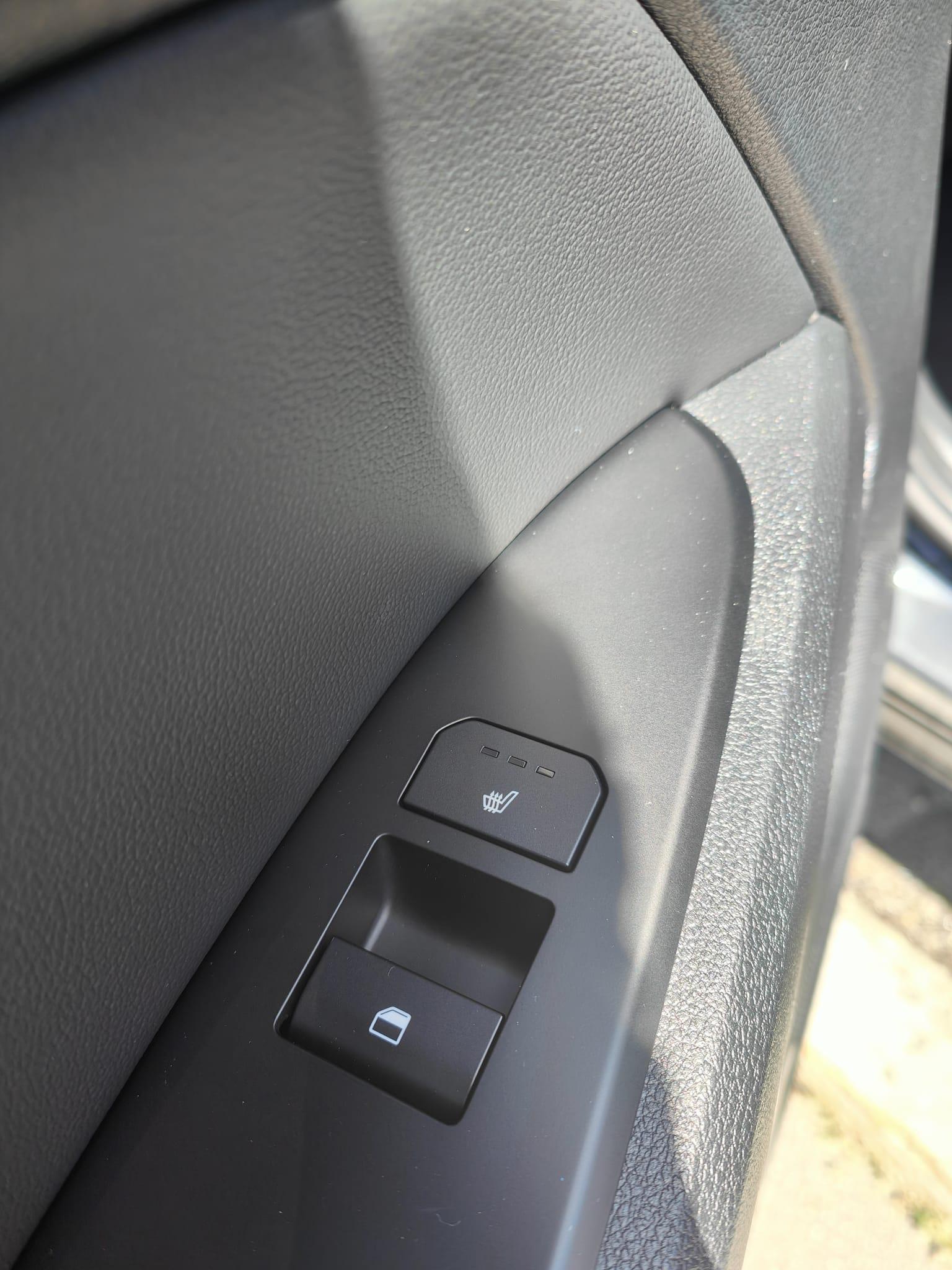 KIA Sportage 1.6 T-GDi Hybrid Black Edition-image-27