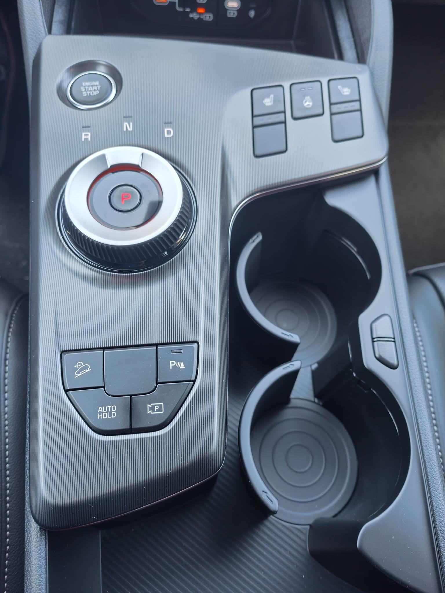KIA Sportage 1.6 T-GDi Hybrid Black Edition-image-26