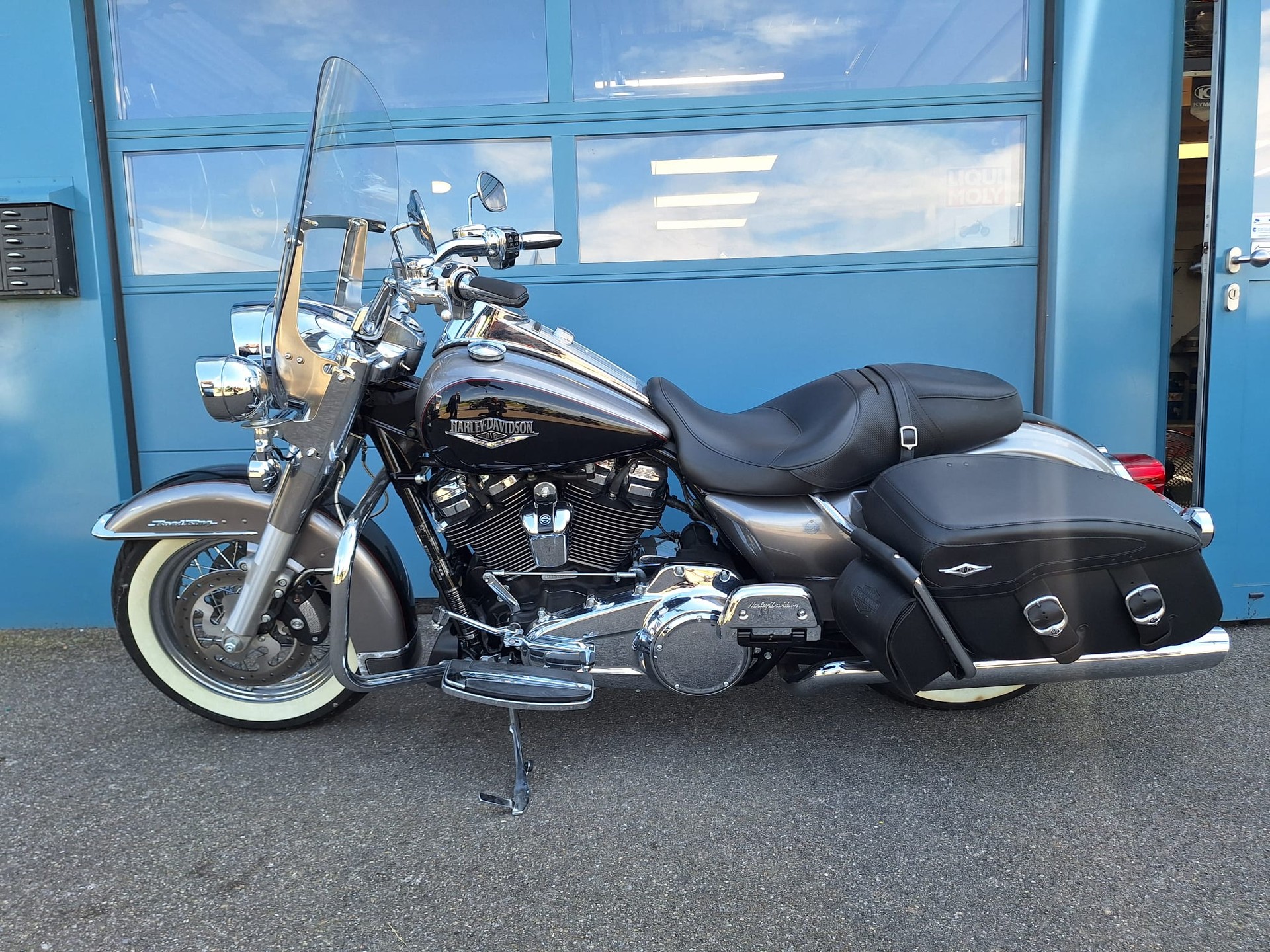 HARLEY-DAVIDSON FLHRC Road King Classic 107 ABS-image-1