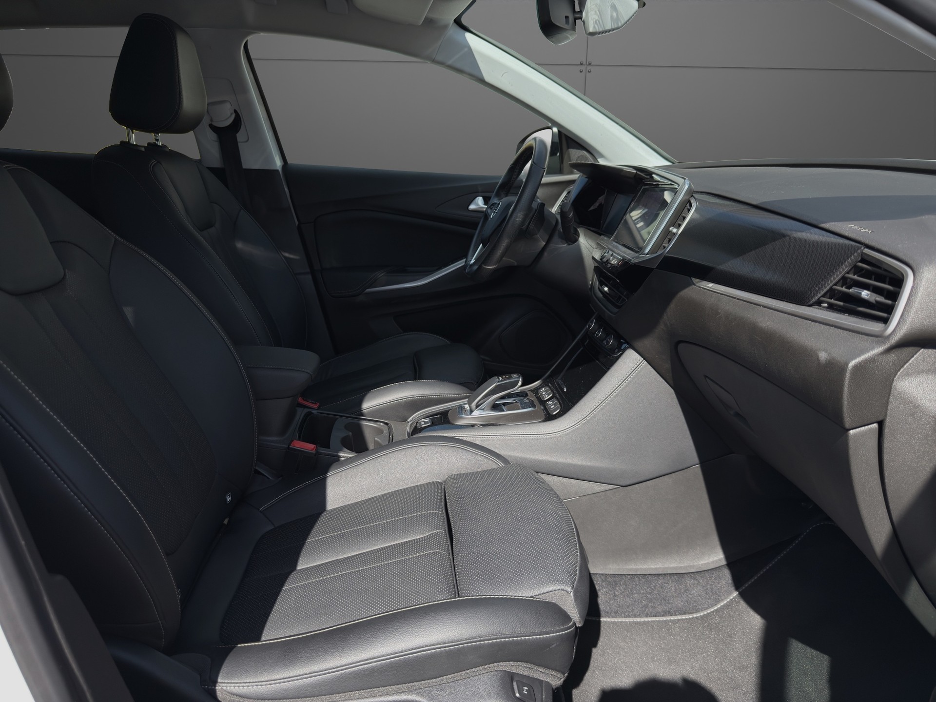 OPEL Grandland 1.6 Hybrid4 GSe Automatik-image-9