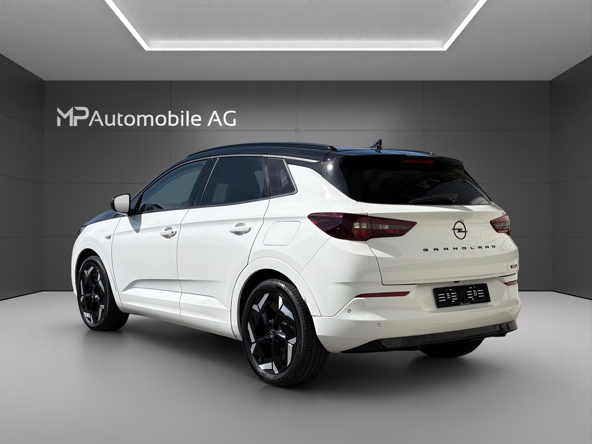OPEL Grandland 1.6 Hybrid4 GSe Automatik-image-4