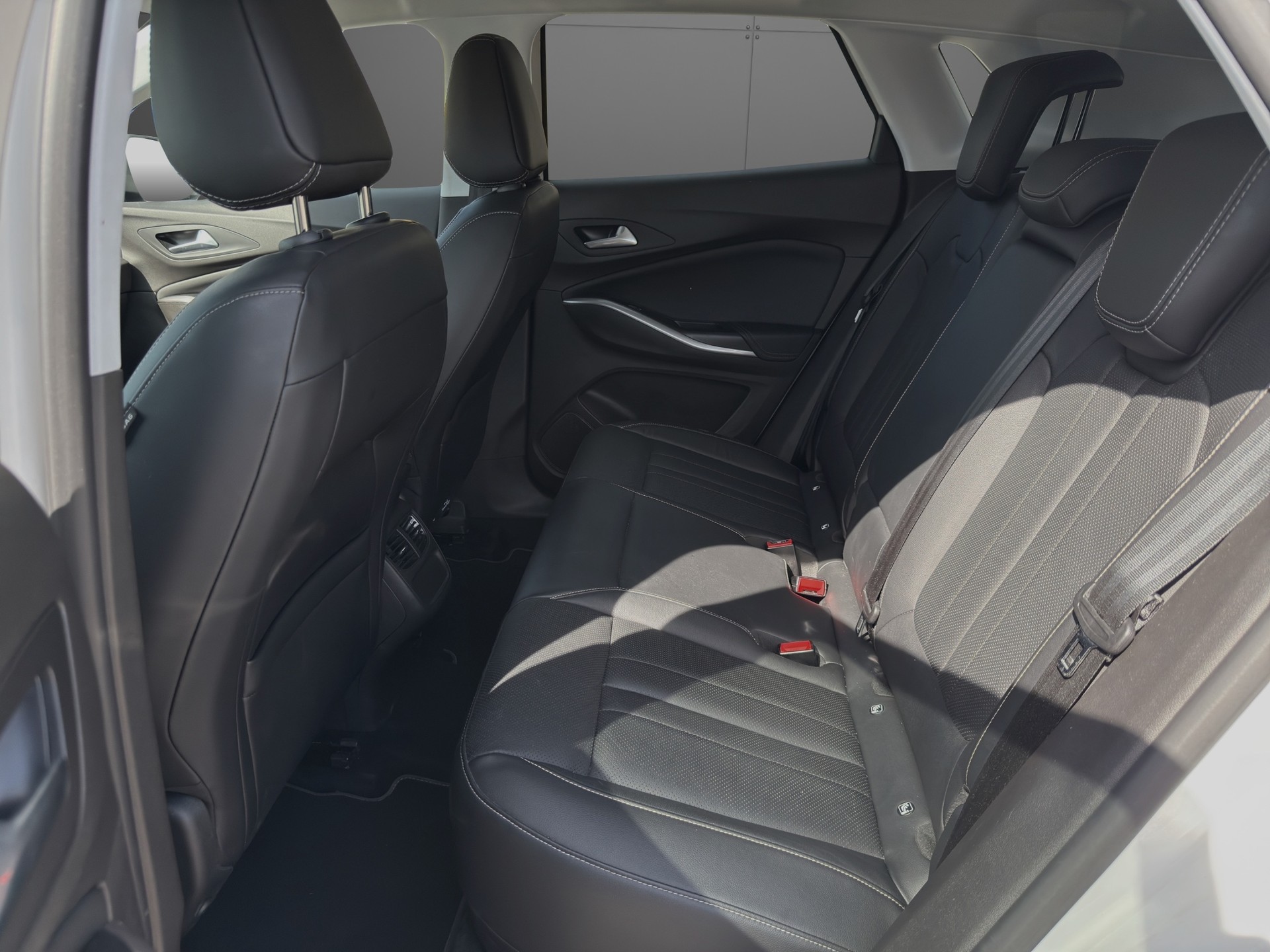 OPEL Grandland 1.6 Hybrid4 GSe Automatik-image-7