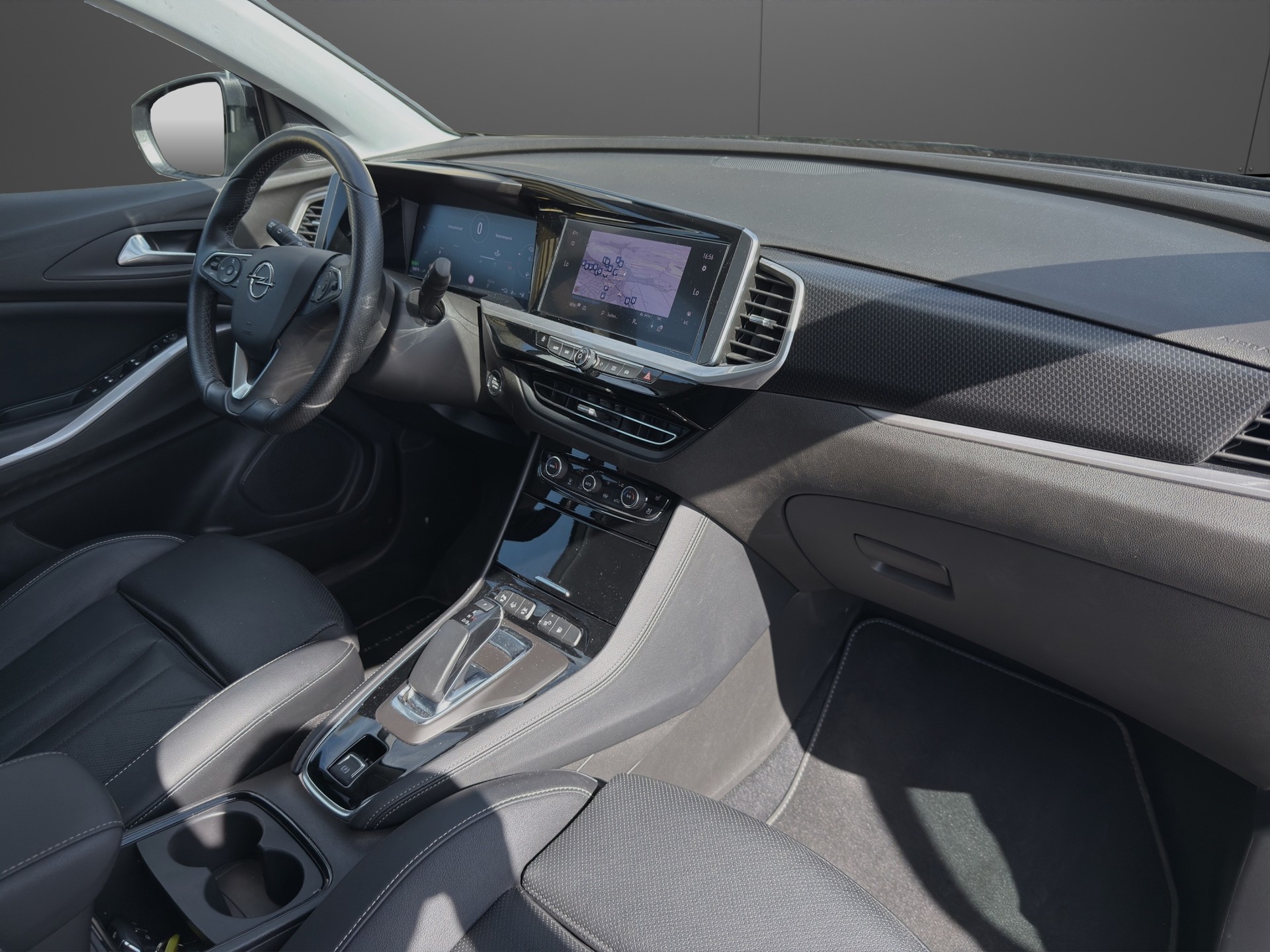 OPEL Grandland 1.6 Hybrid4 GSe Automatik-image-10