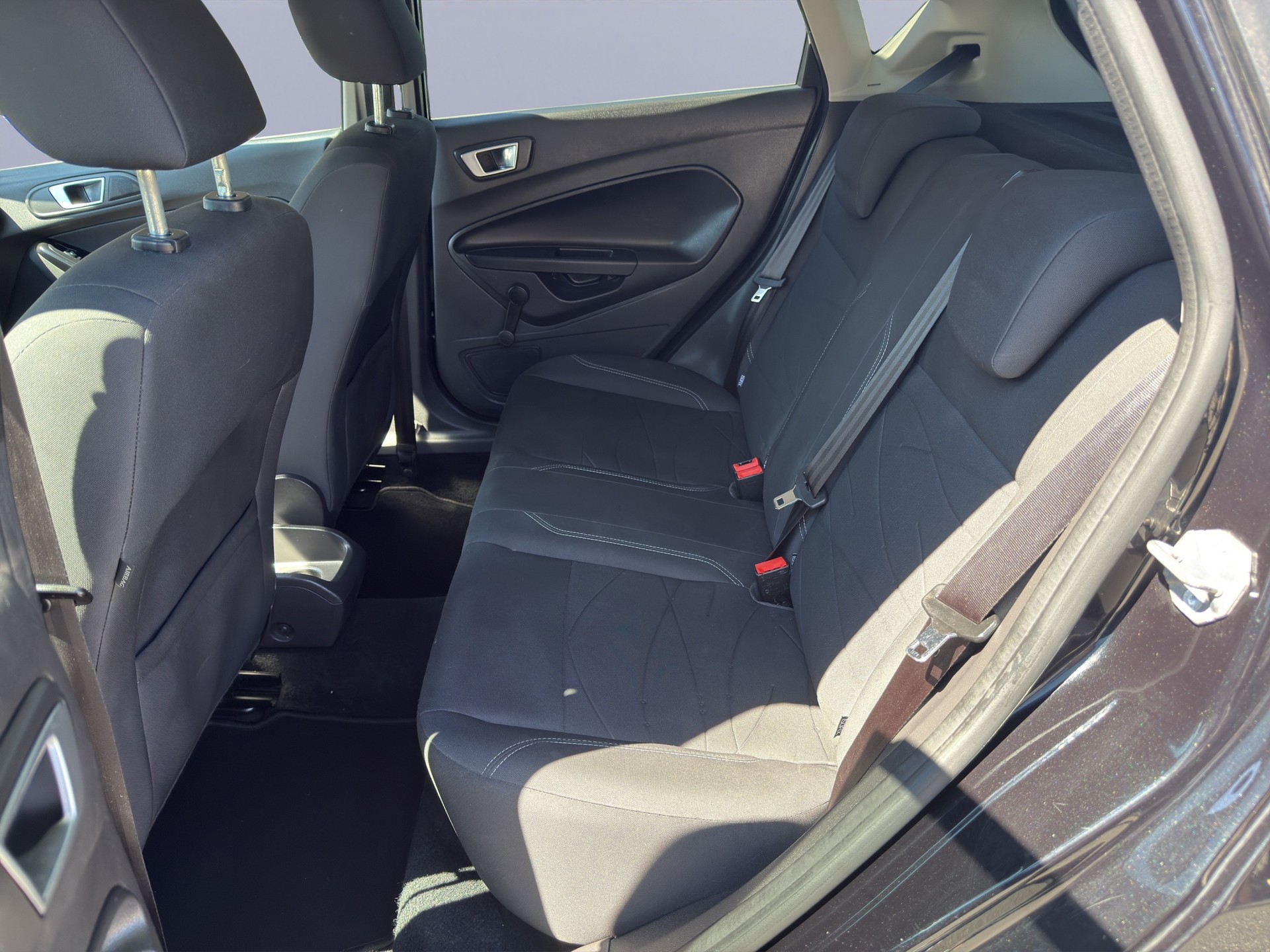 MITSUBISHI Outlander 2.0 DID Instyle 4WD-image-12