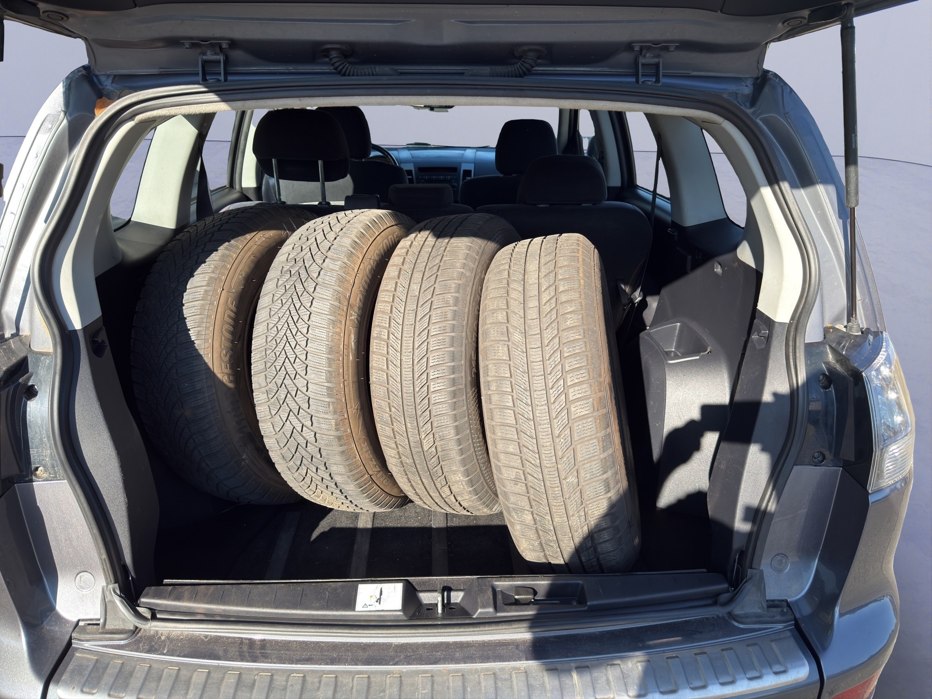 MITSUBISHI Outlander 2.0 DID Instyle 4WD-image-8