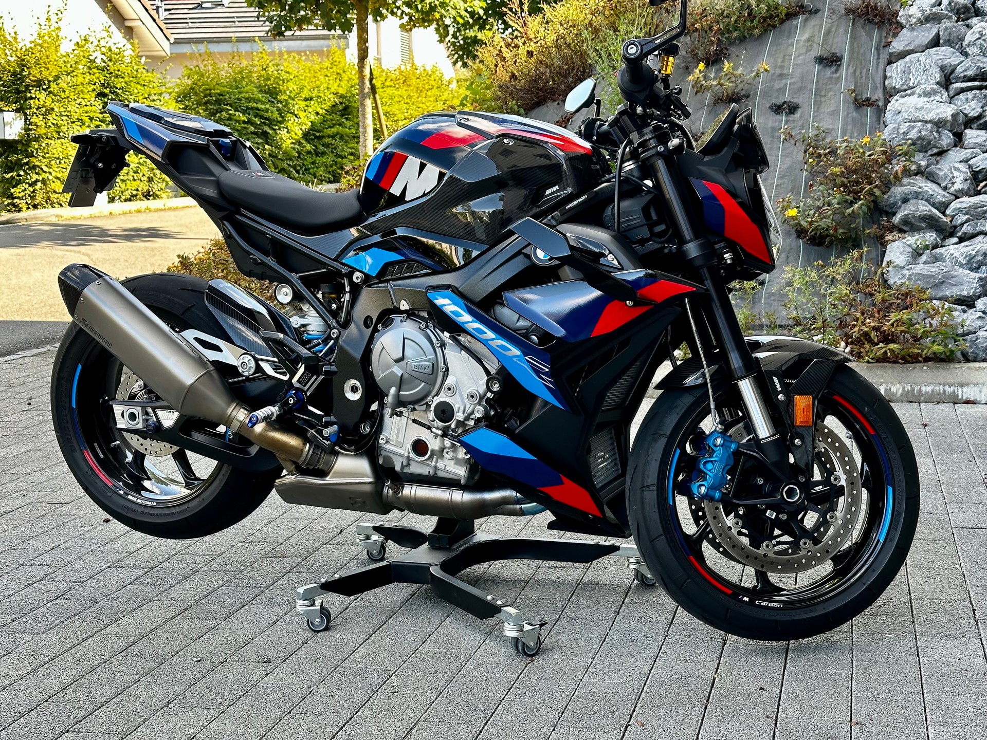 BMW M 1000 R-image-0