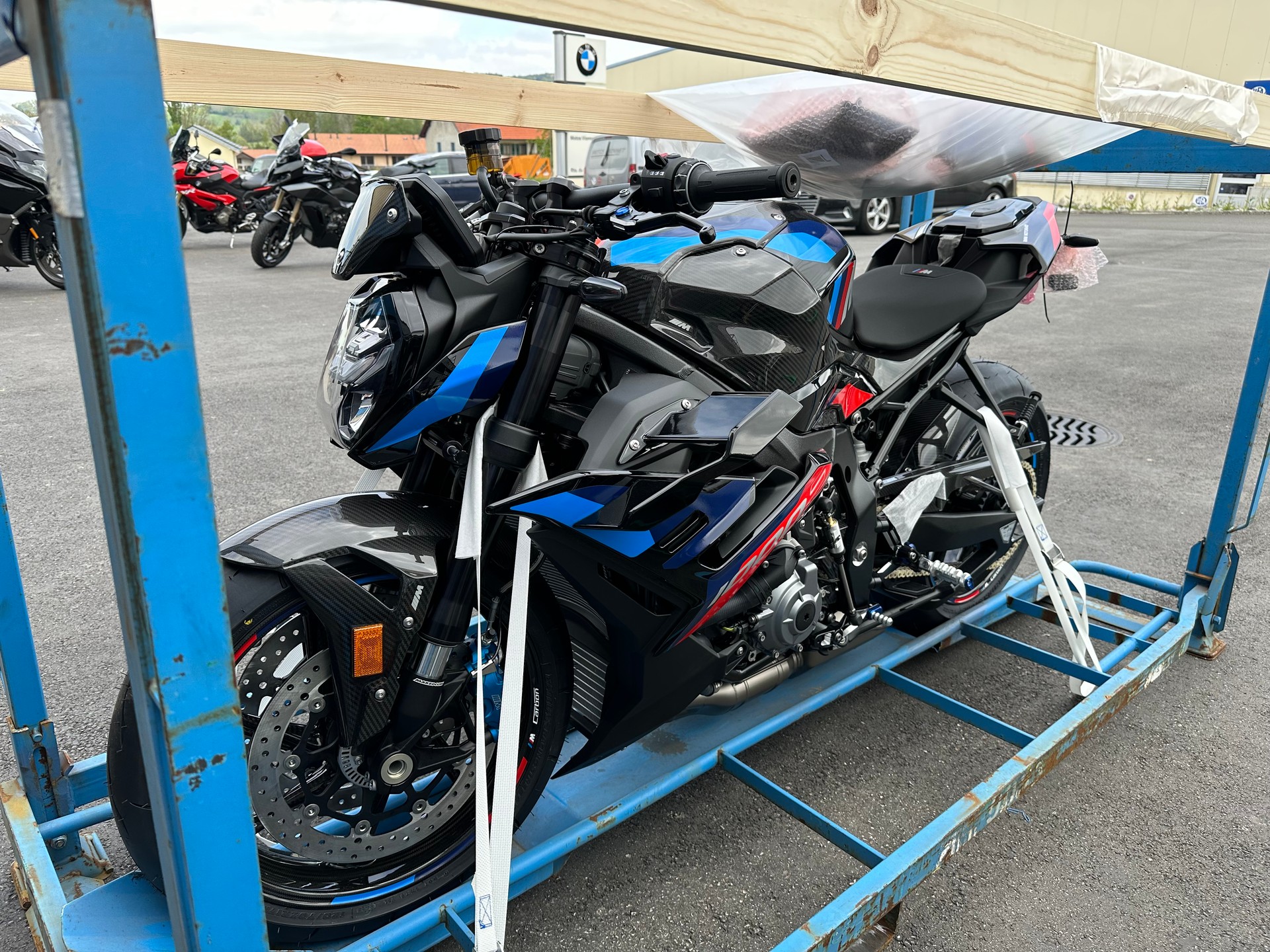 BMW M 1000 R-image-5