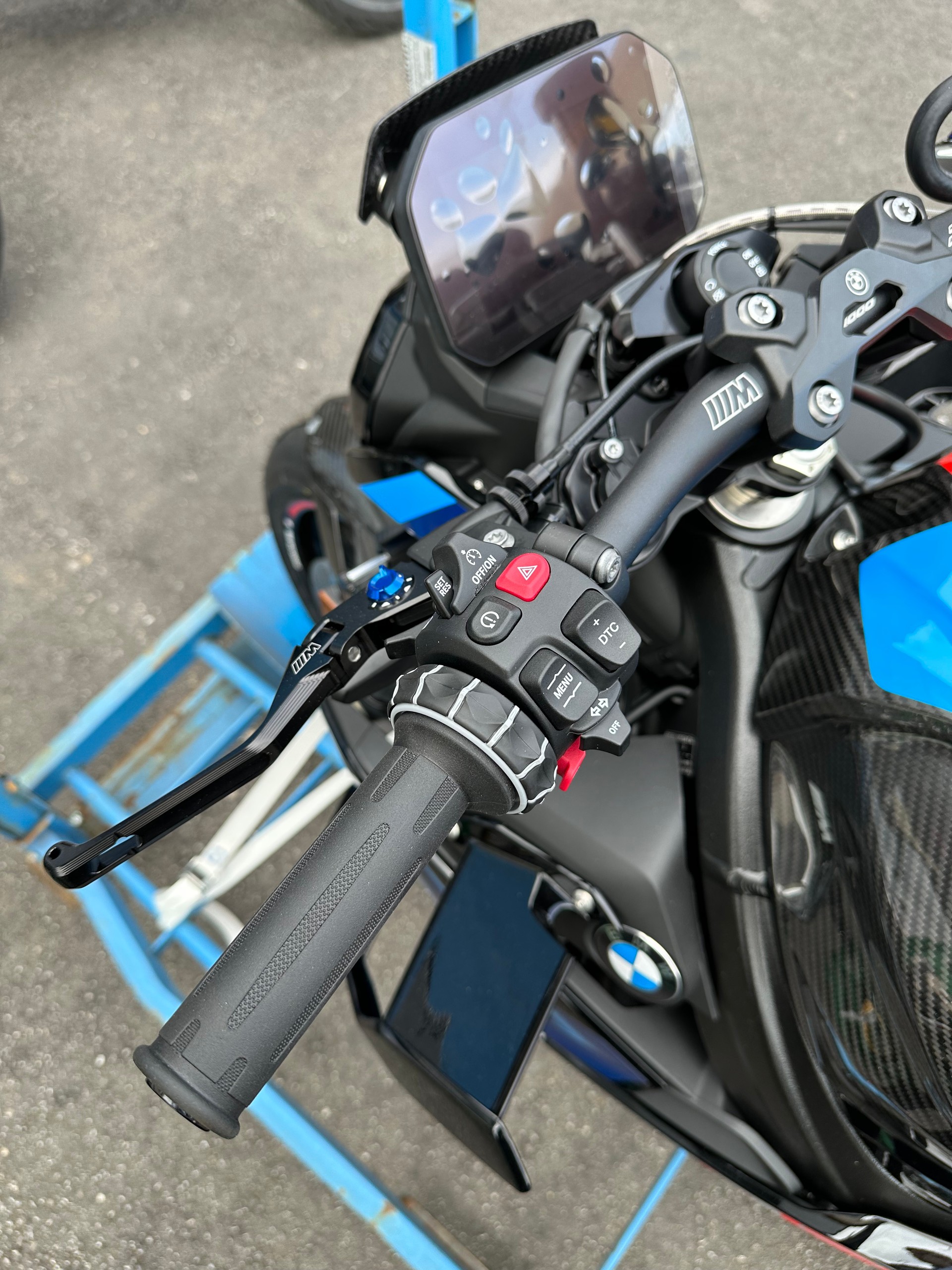 BMW M 1000 R-image-3