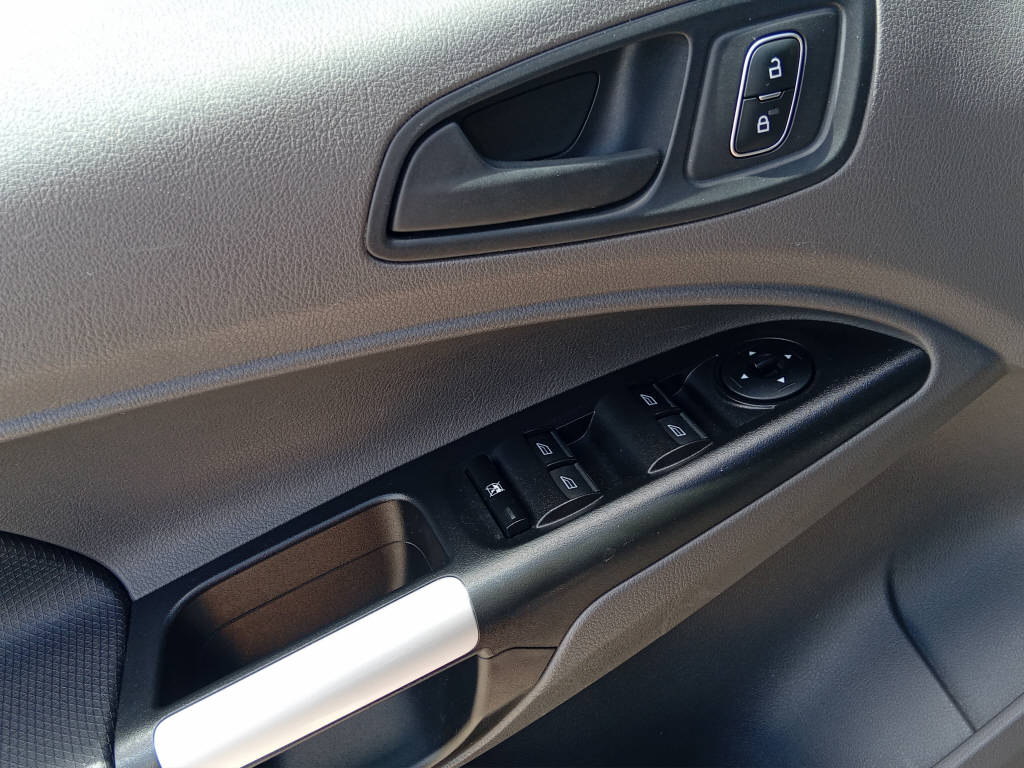 FORD TOURNEO CONNECT Grand 1.5 EcoB 7places-image-9