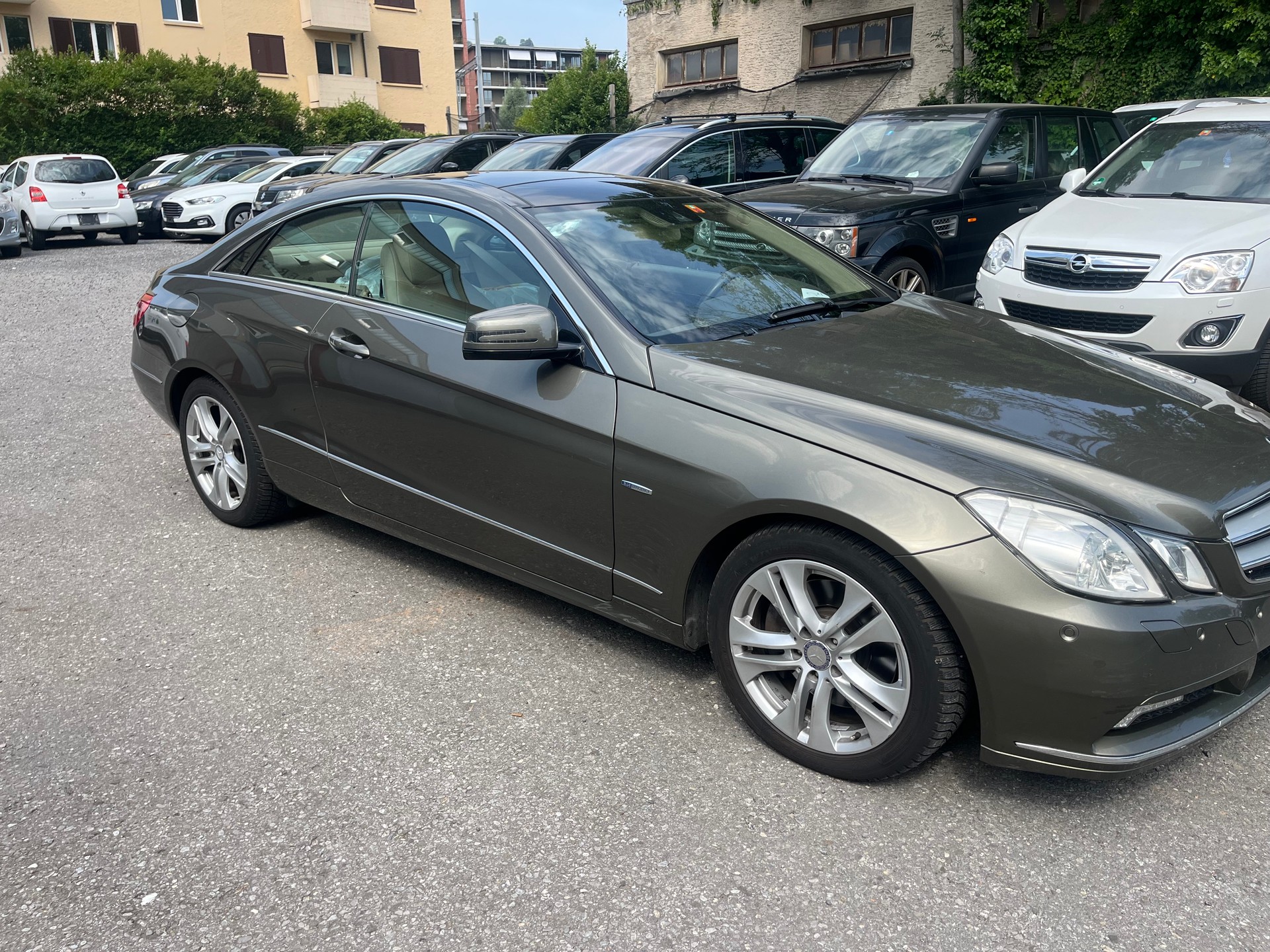 MERCEDES-BENZ E 250 CDI BlueEfficiency Automatic-image-5