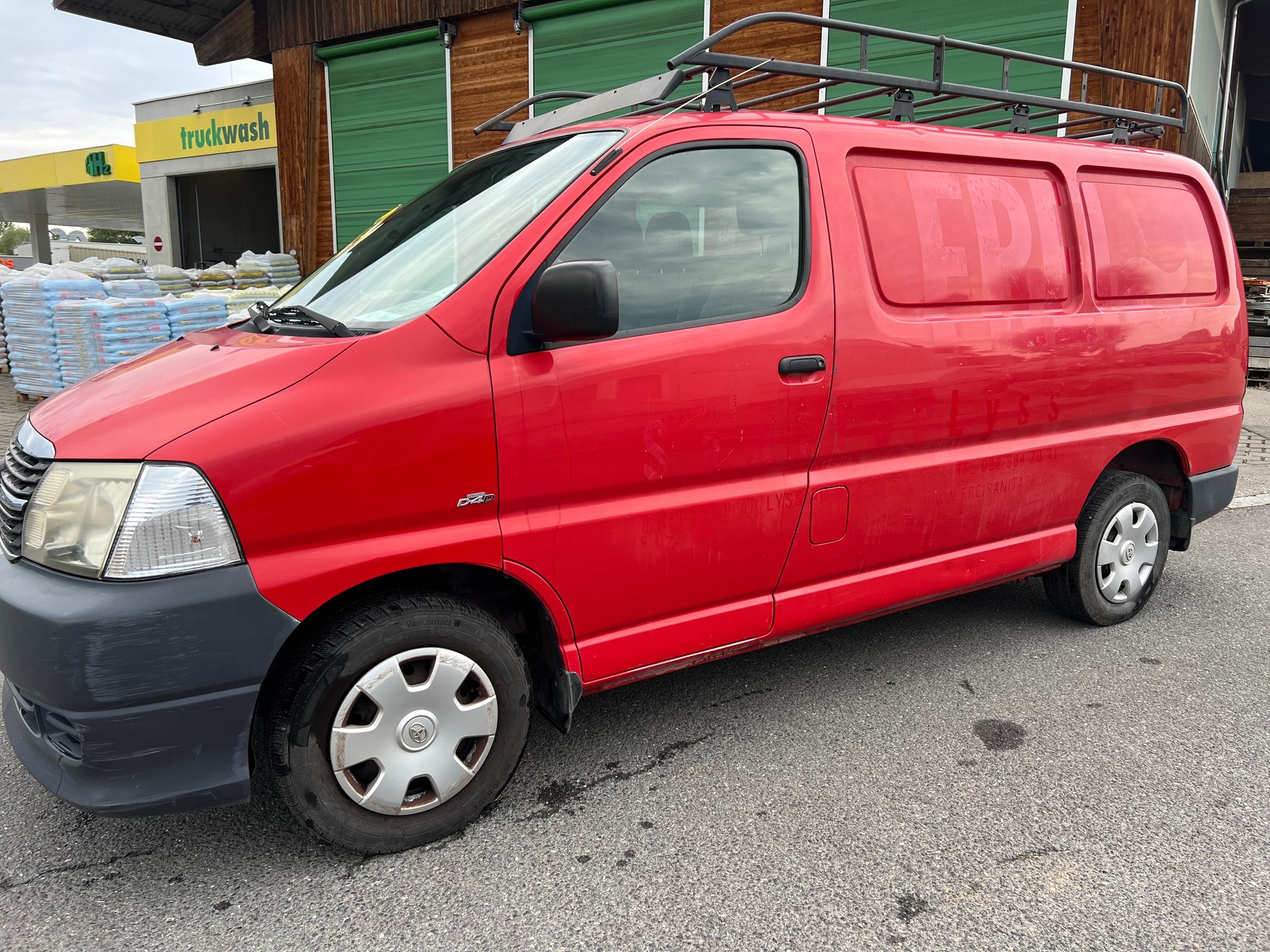 TOYOTA Hiace D-4D Van SWB-image-1