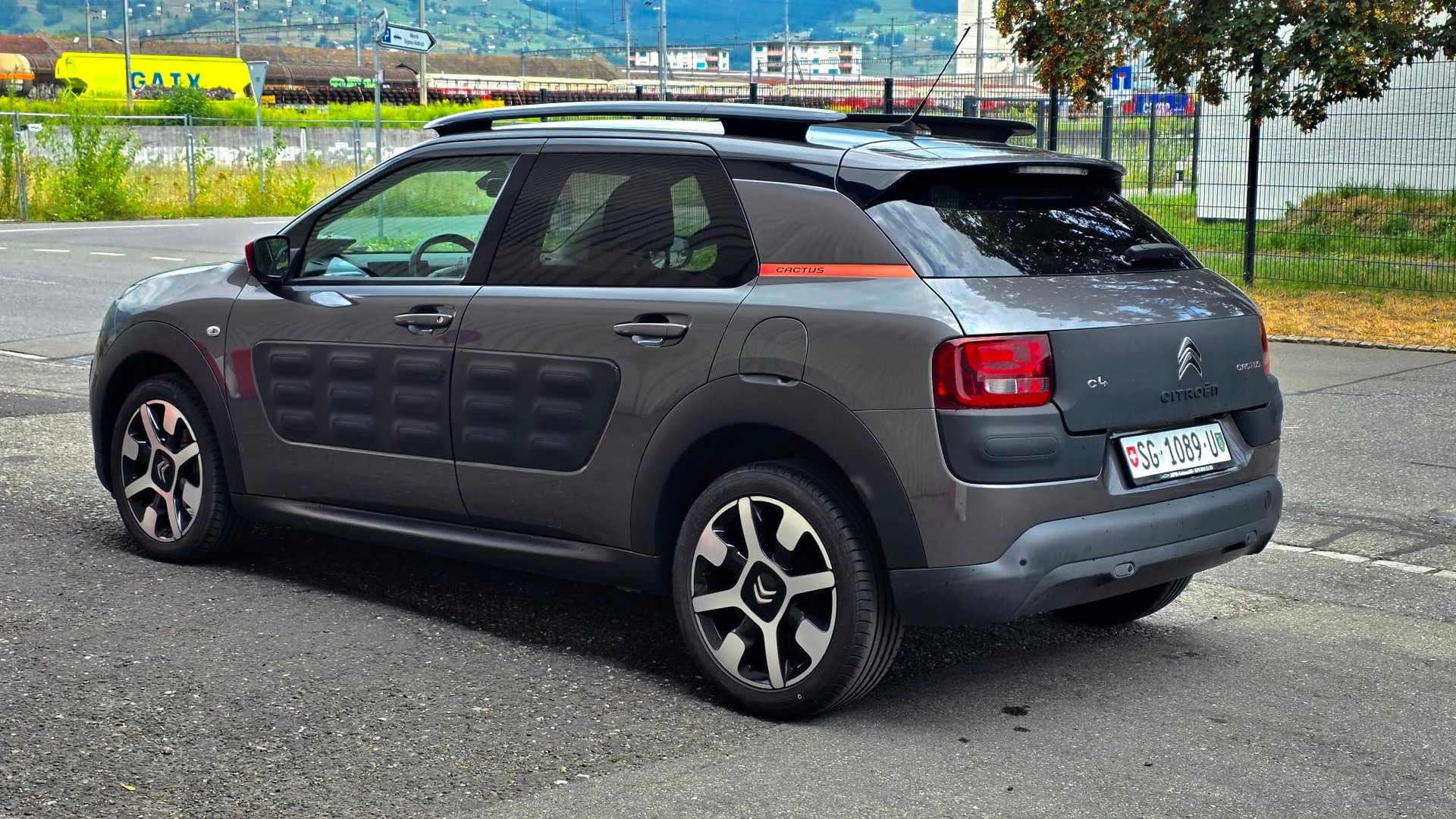 CITROEN C4 Cactus 1.6 BlueHDi Shine Edition ETG6-image-3