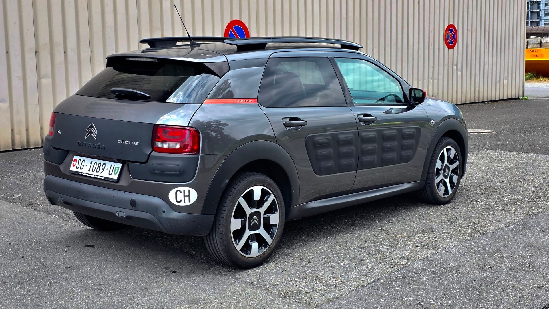 CITROEN C4 Cactus 1.6 BlueHDi Shine Edition ETG6-image-4