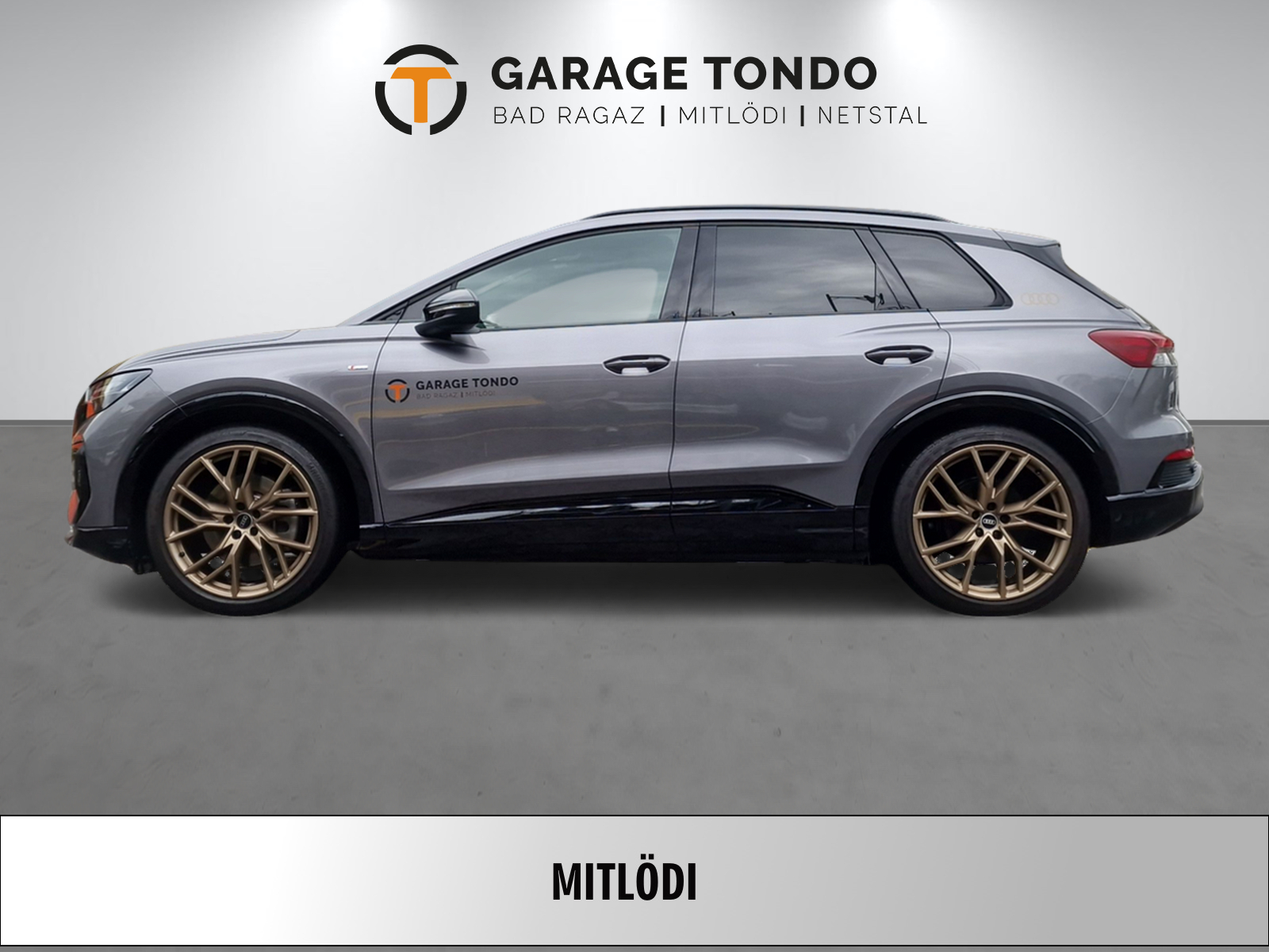 AUDI Q4 e-tron 50 quattro Edition One-showroom-element-3
