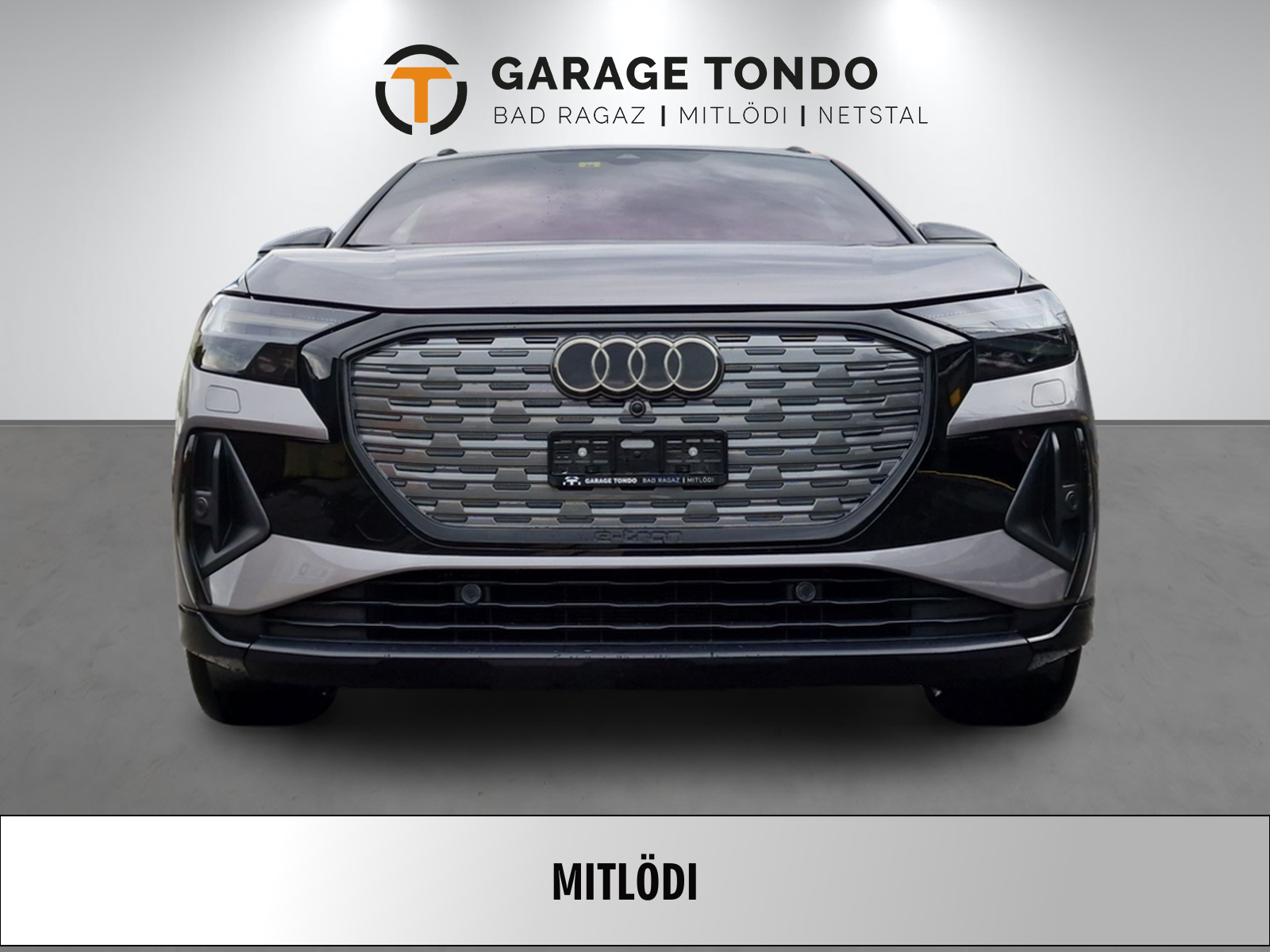 AUDI Q4 e-tron 50 quattro Edition One-showroom-element-1