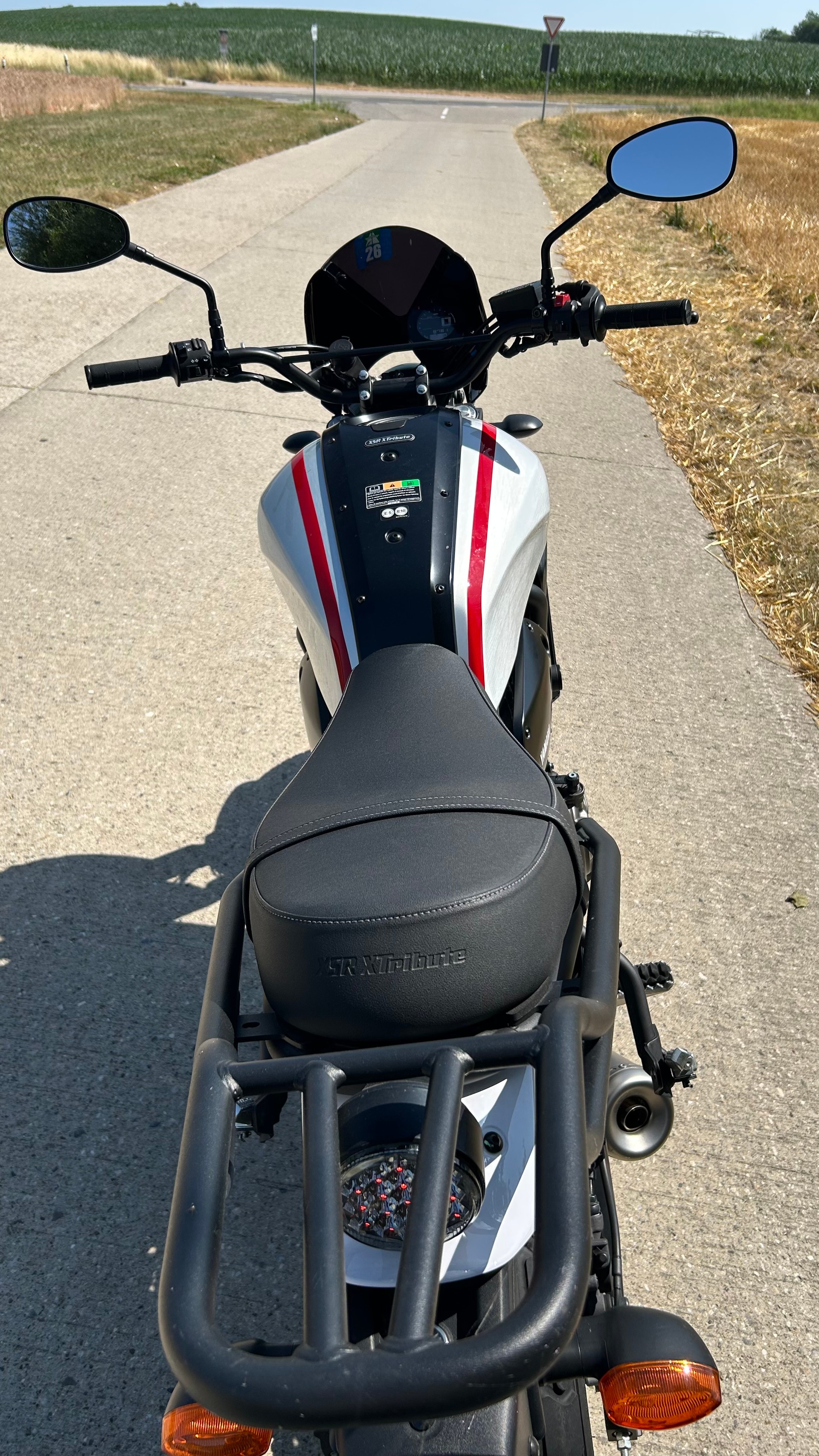 YAMAHA XSR 700 XTribute-image-1