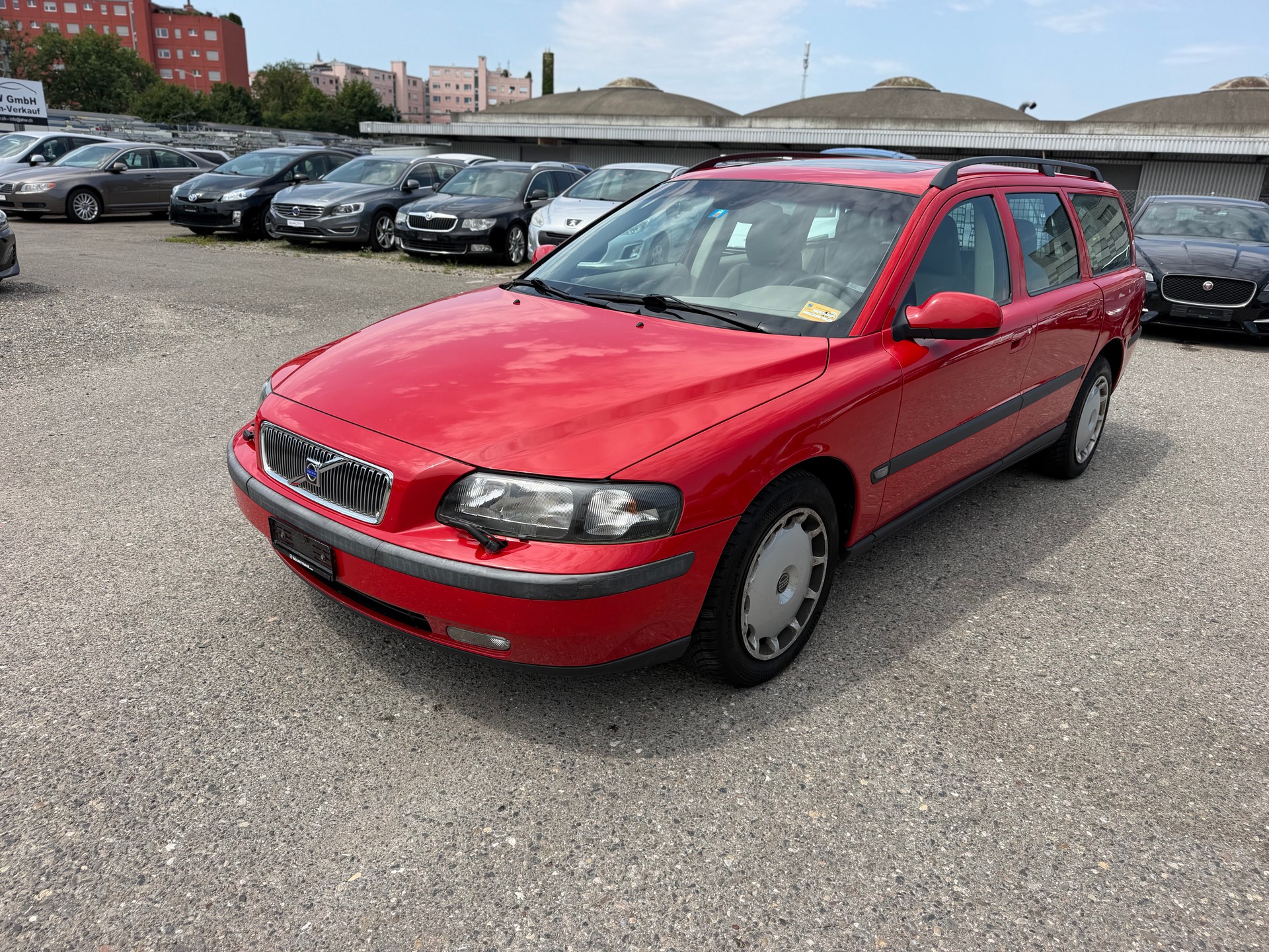 VOLVO V70 2.4 Bi-Fuel-showroom-element-3