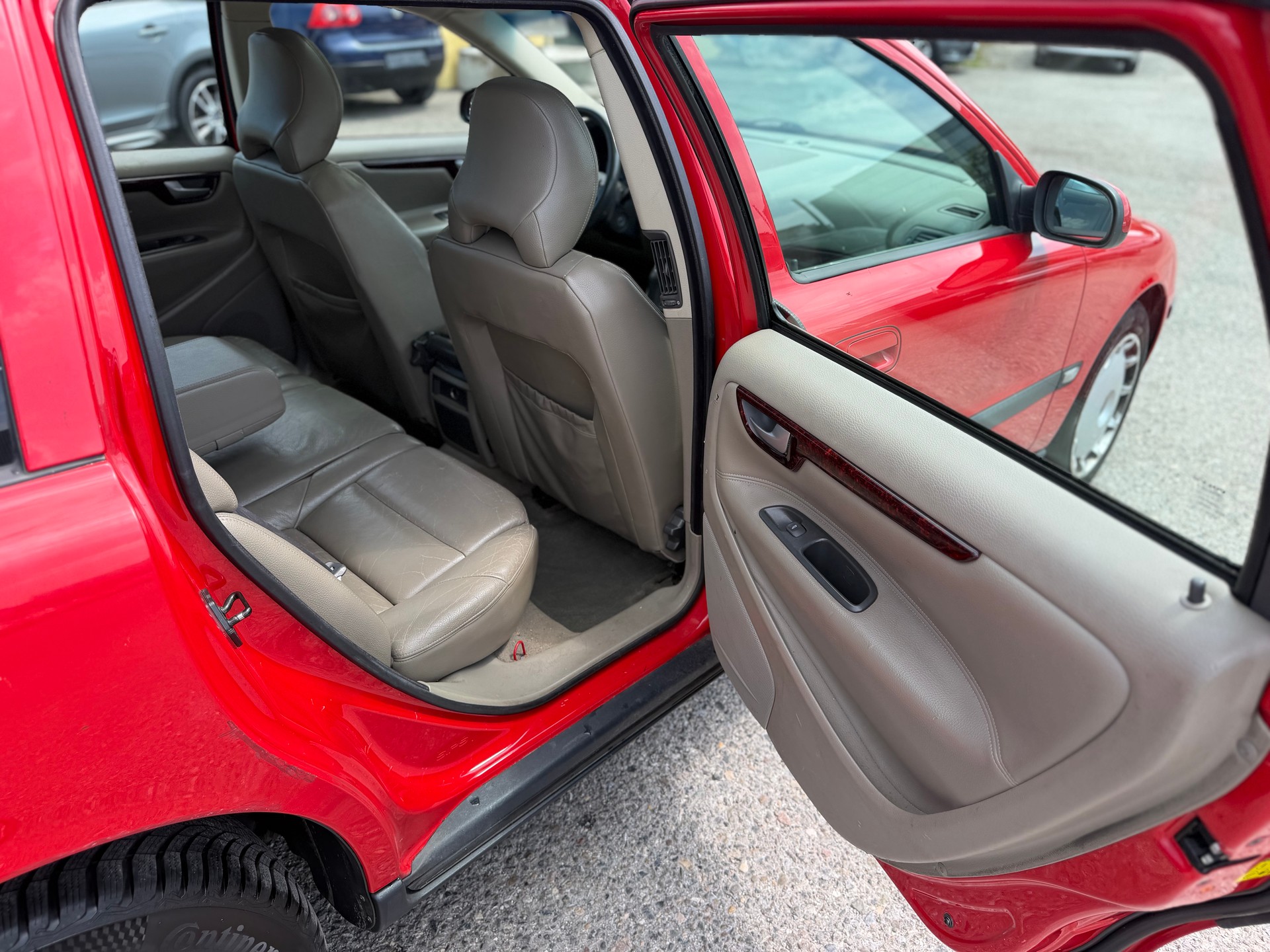 VOLVO V70 2.4 Bi-Fuel-image-10