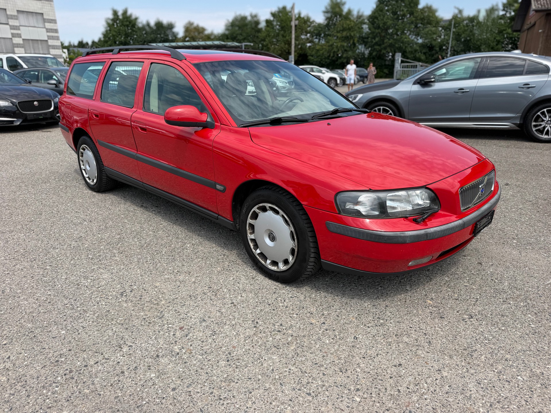 VOLVO V70 2.4 Bi-Fuel-showroom-element-2