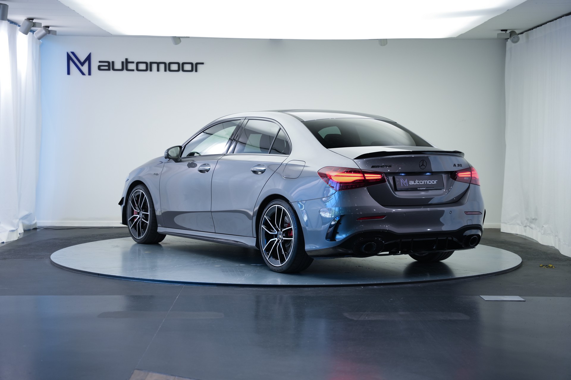 MERCEDES-BENZ A AMG 35 4Matic+ 8G-DCT *CH-Fahrzeug* *Panorama* *HuD* *Burmester*-image-6