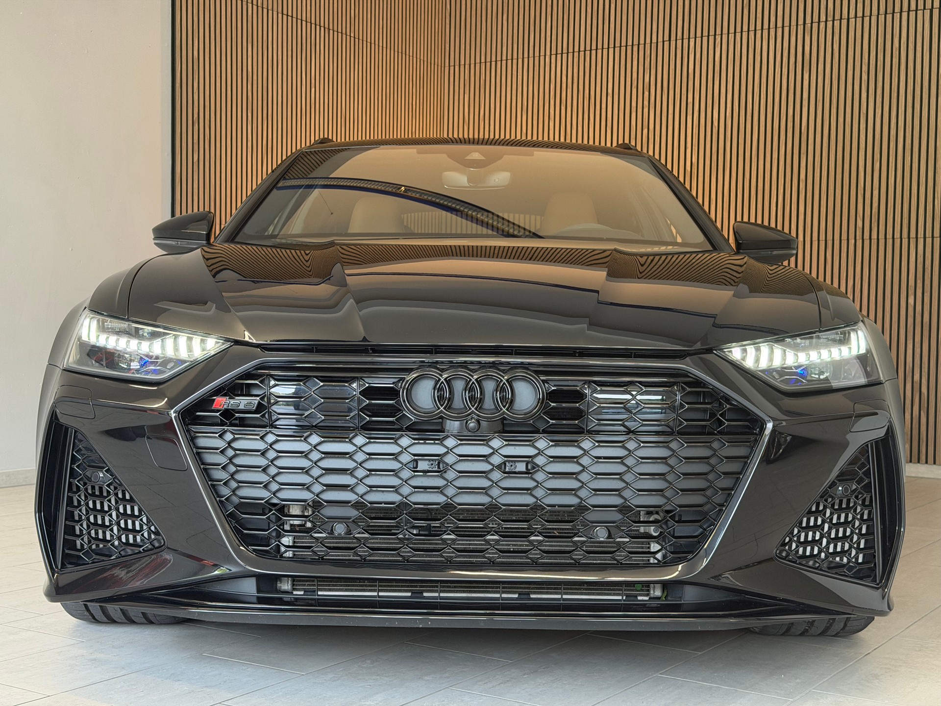 AUDI RS6 Avant 4.0 TFSI V8 quattro-image-4