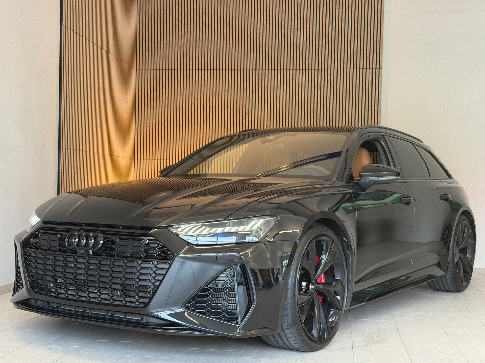 AUDI RS6 Avant 4.0 TFSI V8 quattro-showroom-element-3