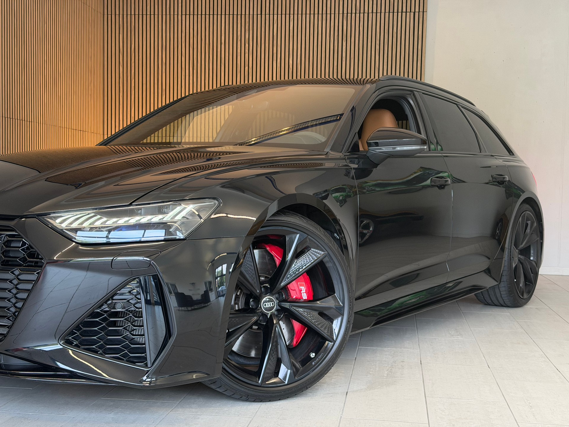 AUDI RS6 Avant 4.0 TFSI V8 quattro-showroom-element-2